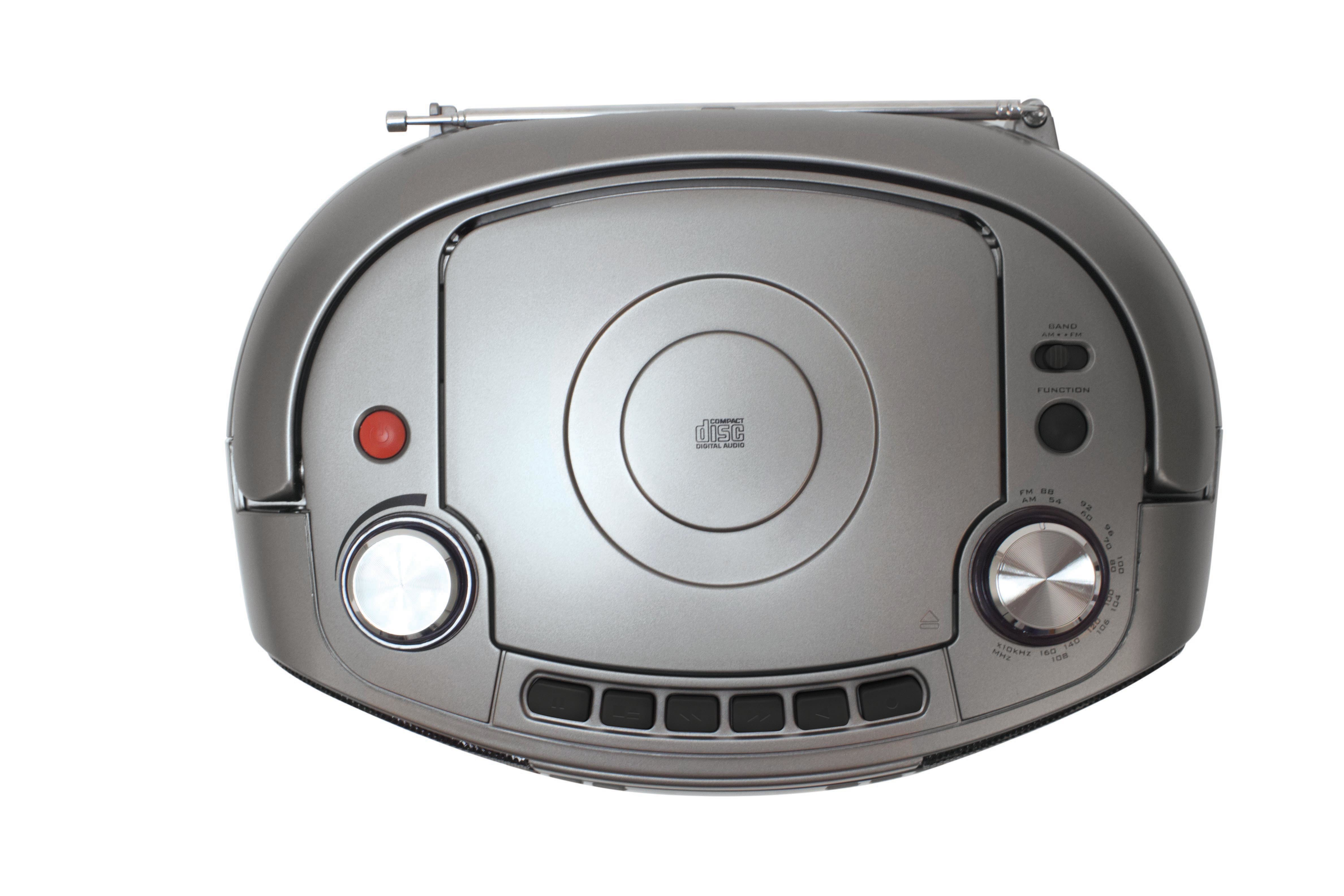 Silberner CD-Player mit Radio und Antenne, weißer Hintergrund.