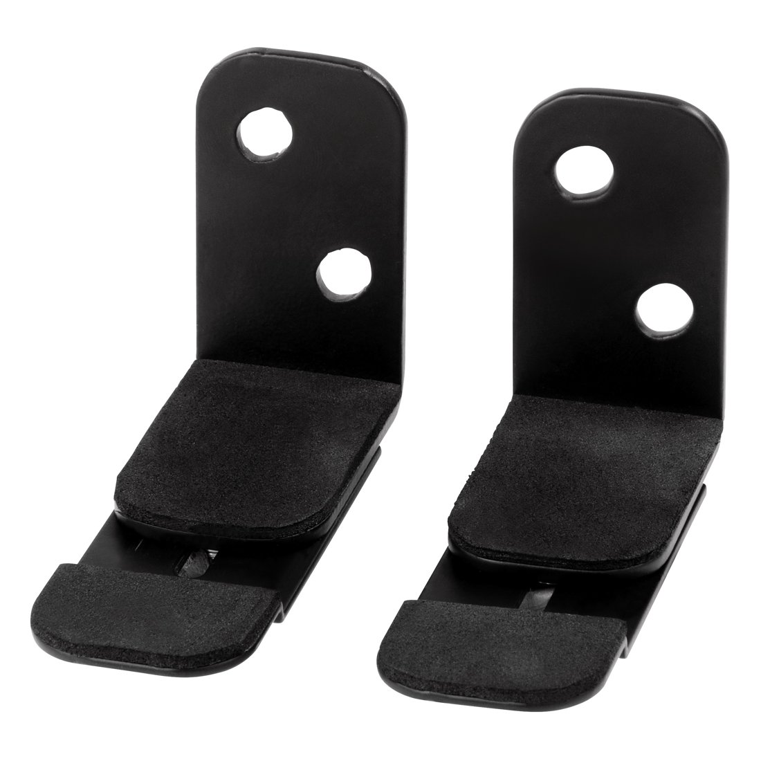 Dwa czarne uchwyty ścienne do głośników, z gumowymi podkładkami.