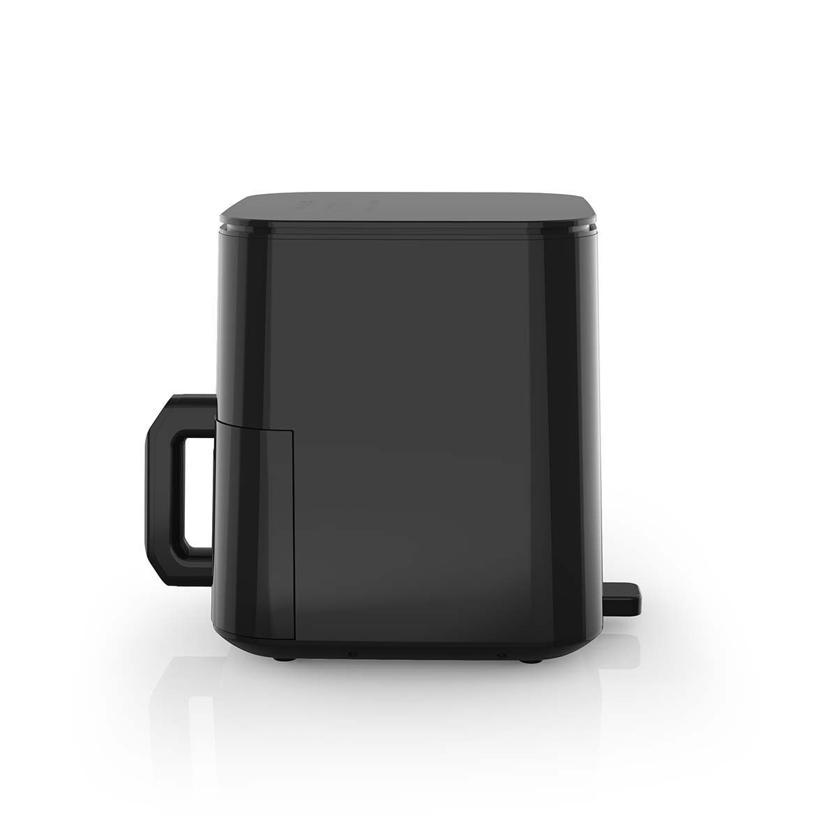 Czarna frytkownica beztłuszczowa z uchwytem i panelem sterowania na białym tle.