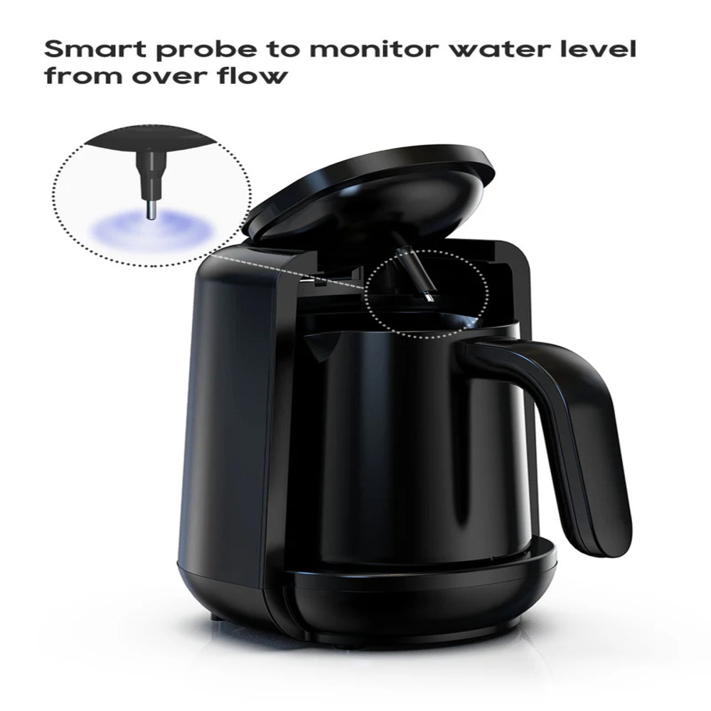 Schwarze Kaffeemaschine mit offenem Deckel und Wasserstandssensor.