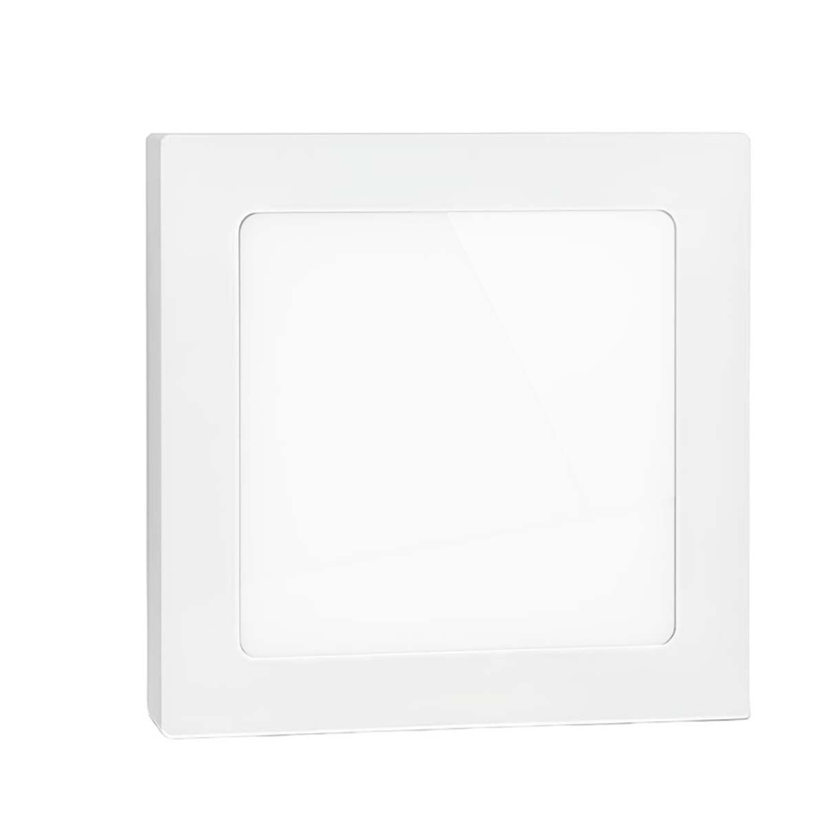 Una lámpara de techo cuadrada, blanca y moderna con superficie lisa.