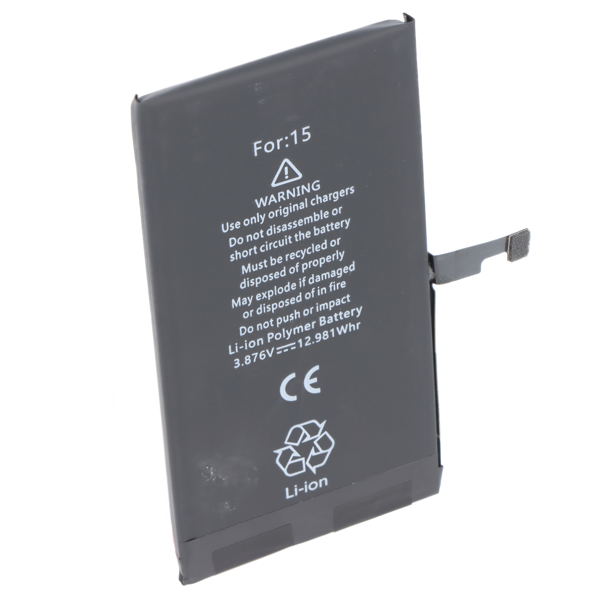 Grauer Akku für iPhone 15 mit Warnhinweisen und CE-Zeichen.
