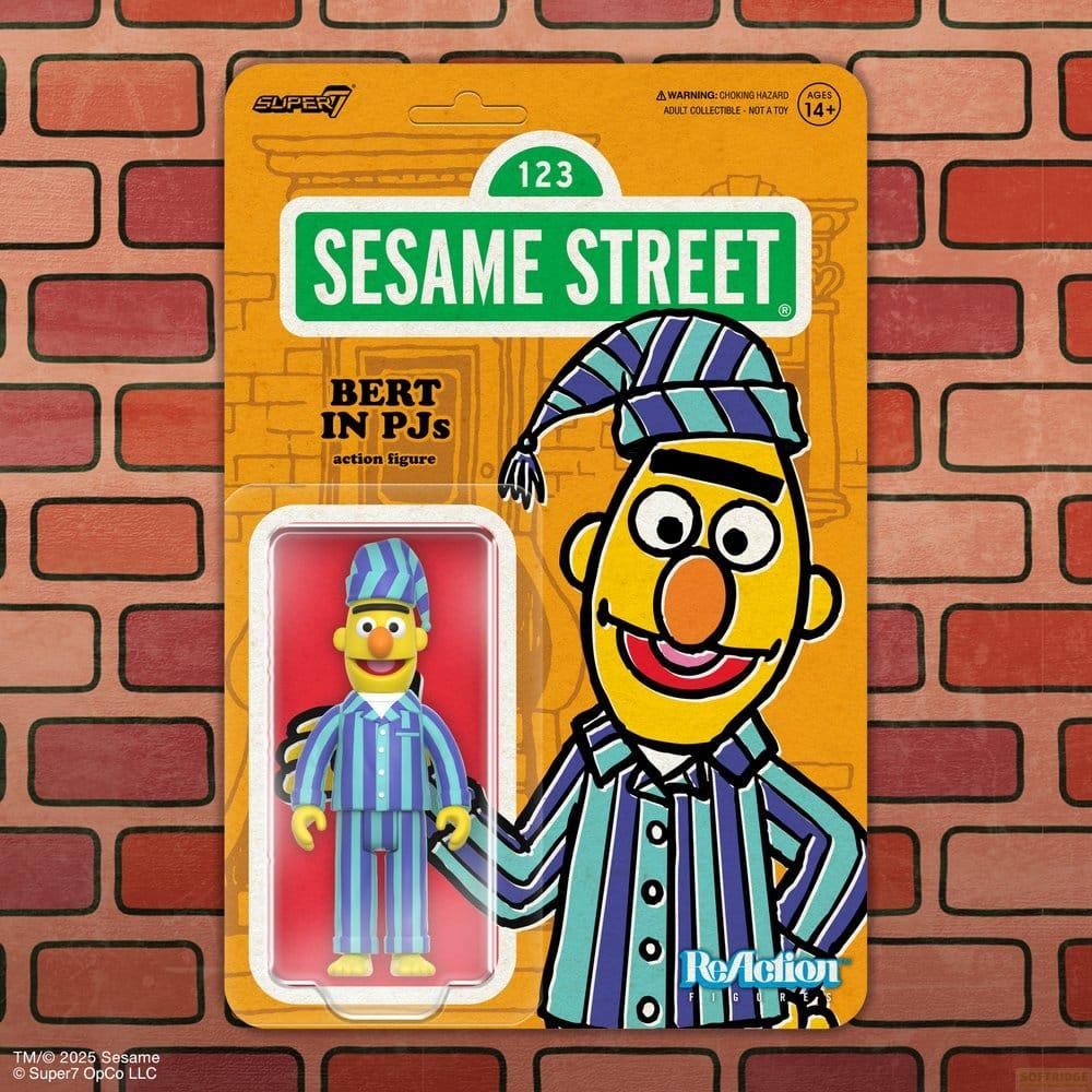 Bert aus der Sesamstraße in Pyjamas als Actionfigur auf einer Sammelkarte.