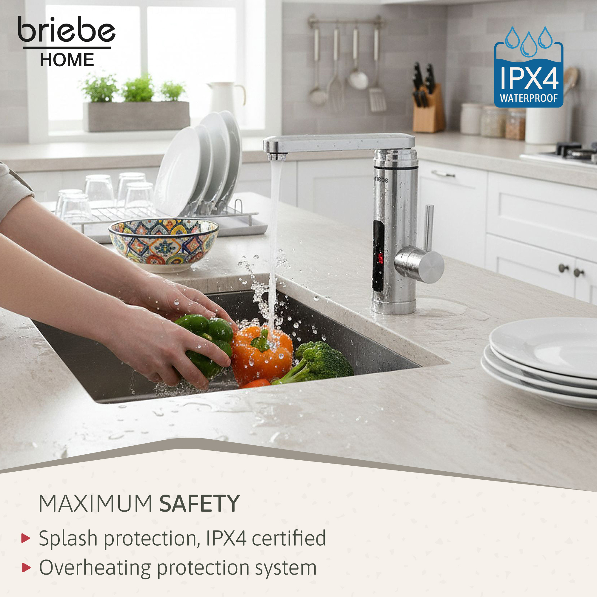 Manos lavando verduras en un fregadero bajo un grifo con certificación IPX4.