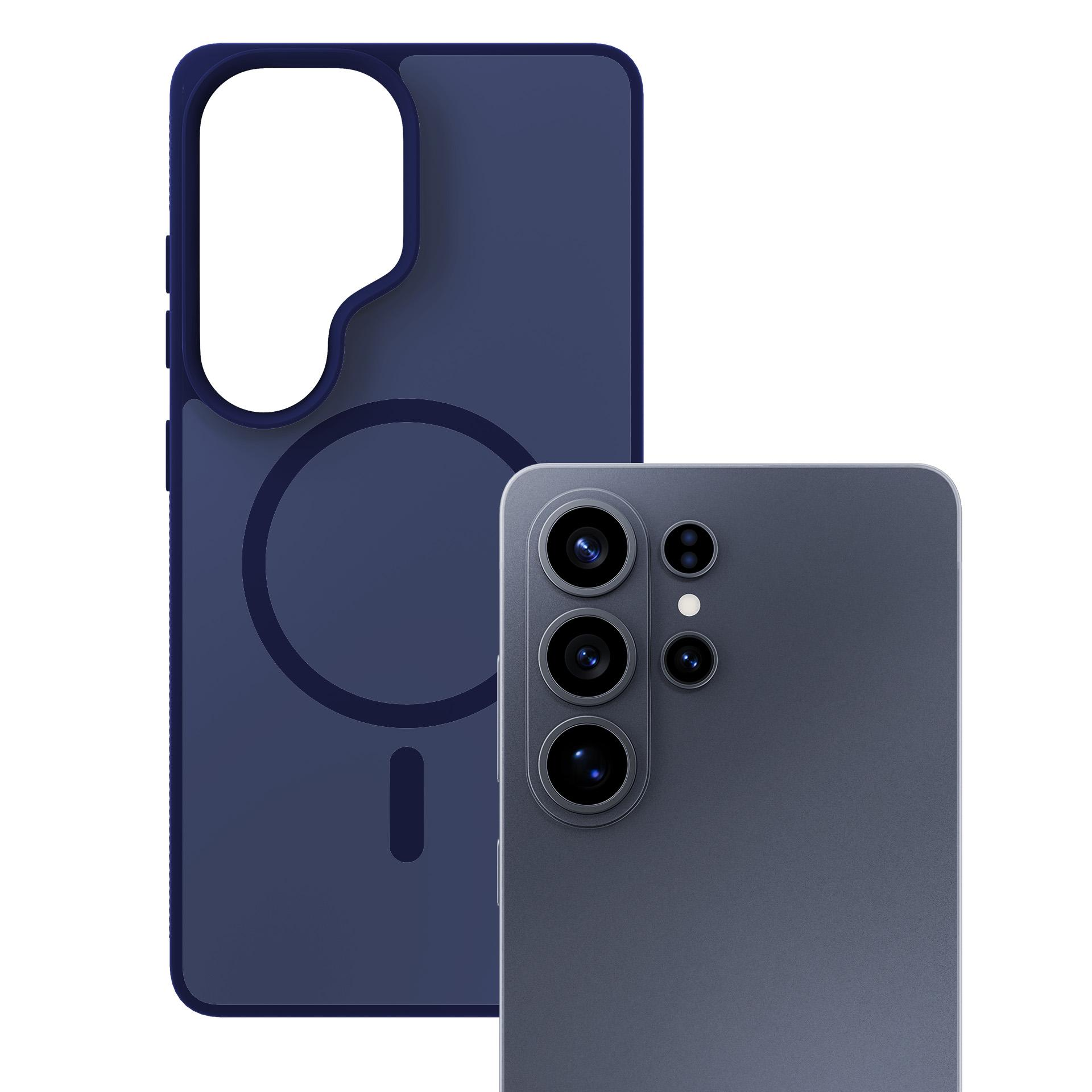 Granatowe etui na telefon leży obok smartfona z czterema aparatami.