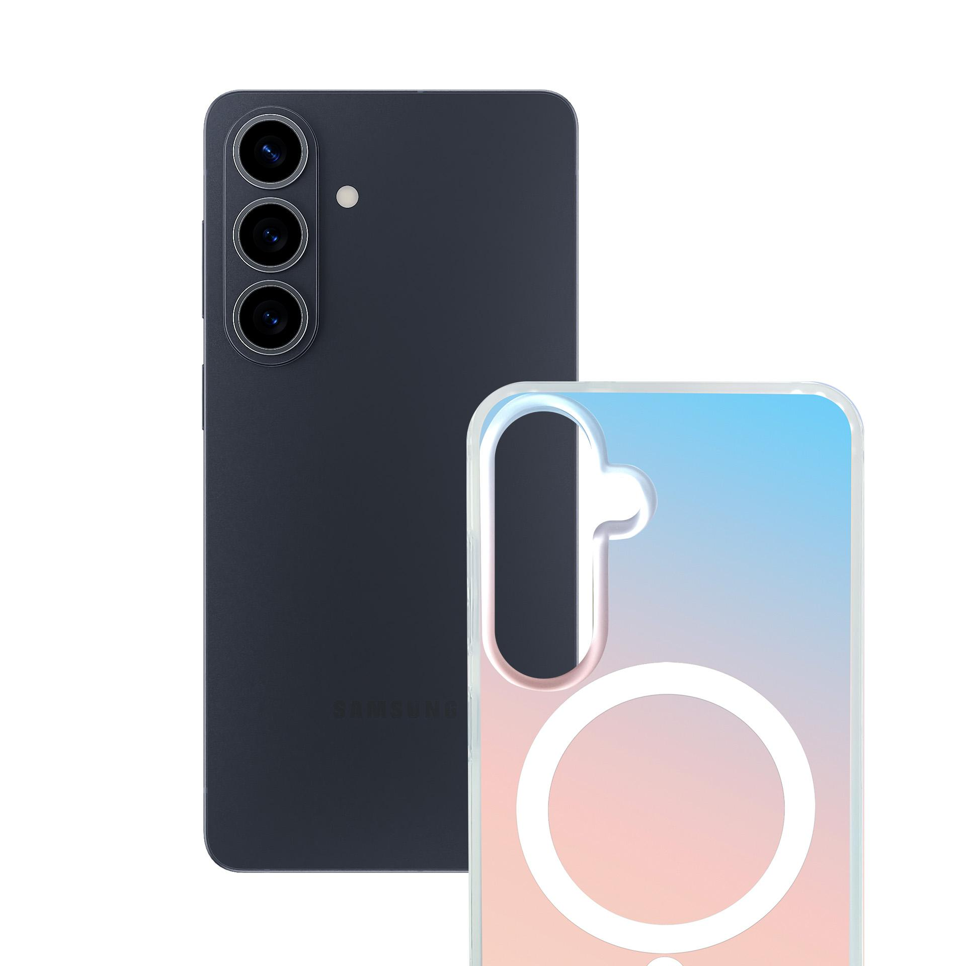 Ciemnoniebieski telefon Samsung z trzema aparatami obok przezroczystego etui.