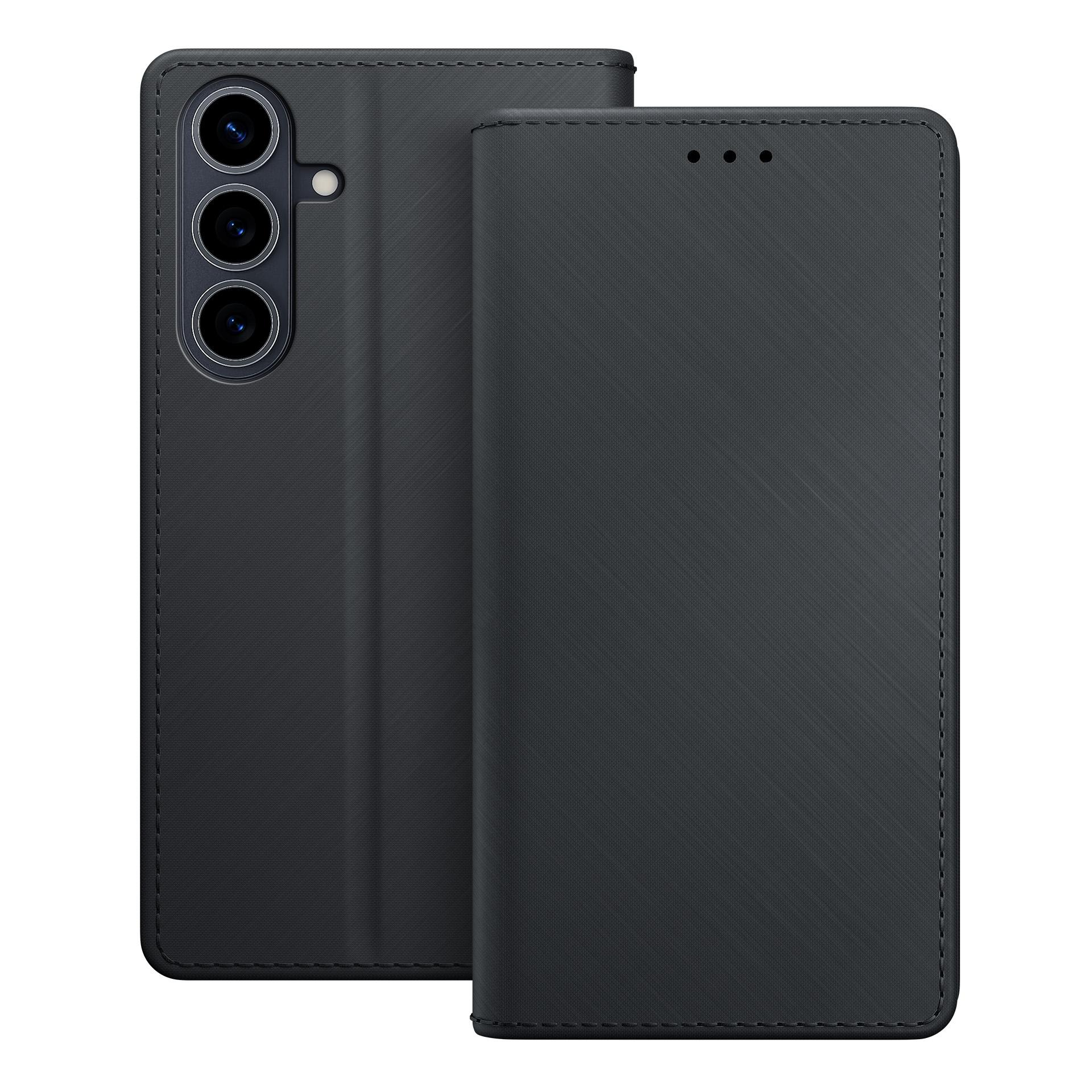 Czarne etui z klapką na telefon z potrójnym aparatem i szwami.