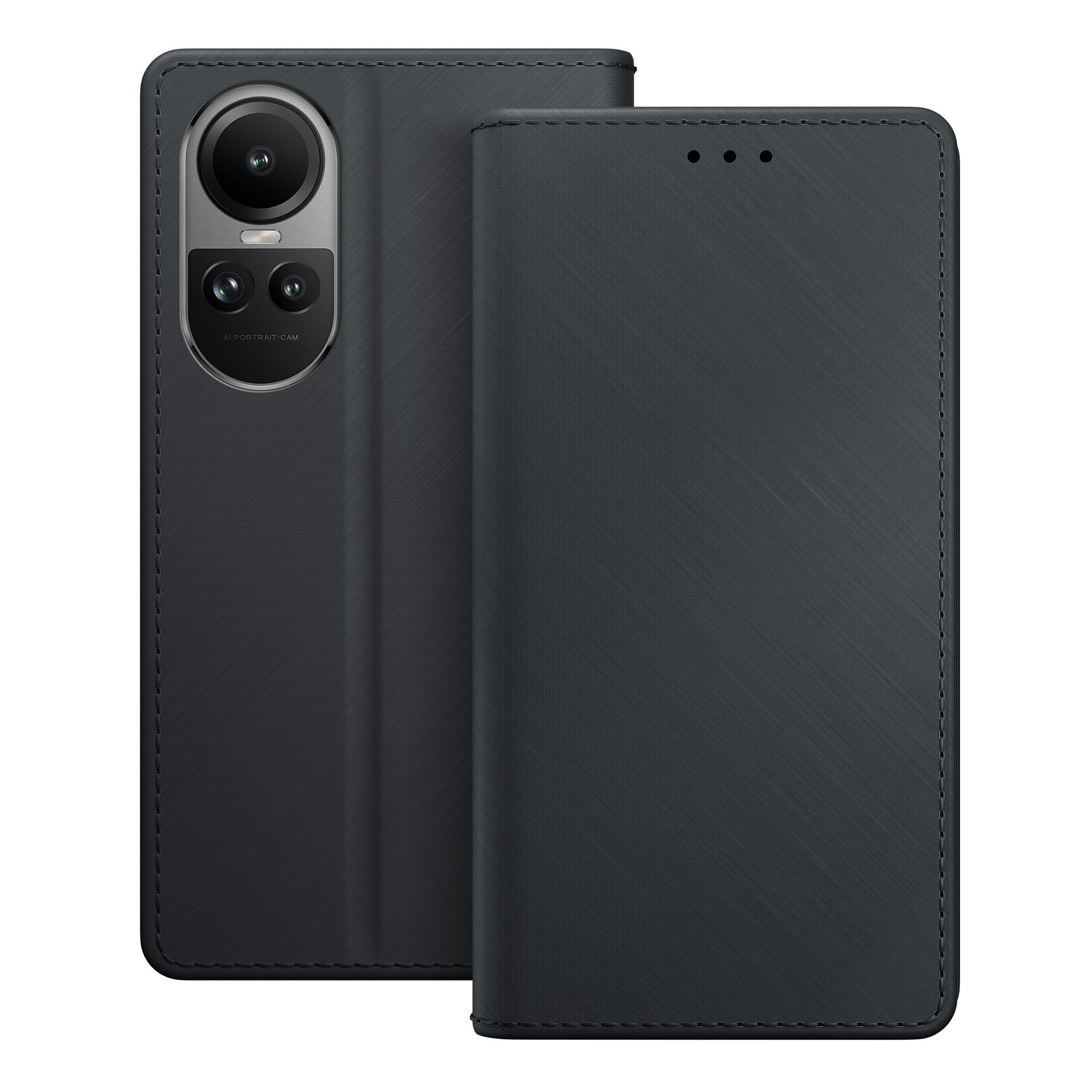 Czarne etui na telefon z klapką, widocznym aparatem i przeszyciami.
