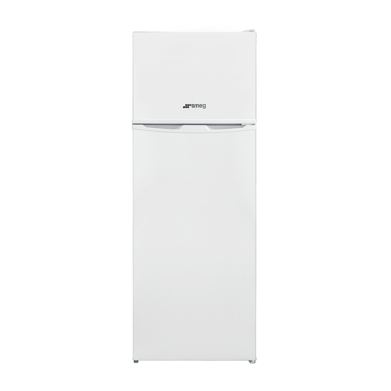 Un frigorífico Smeg blanco con congelador superior, independiente.