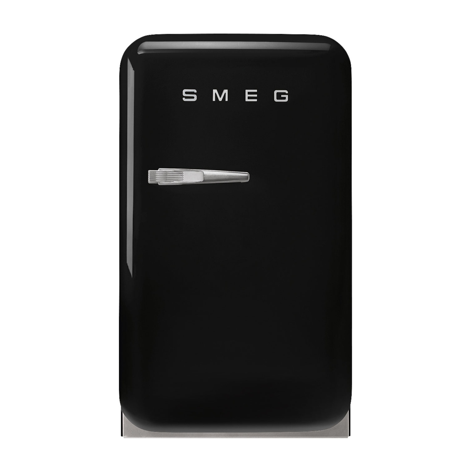 Schwarzer Smeg Kühlschrank mit silbernem Griff und Logo.