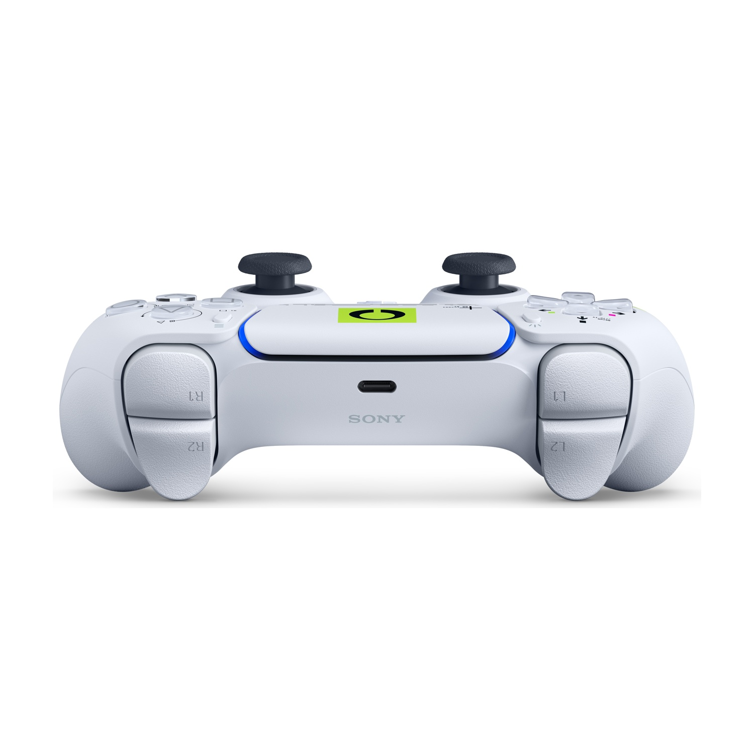 Ein weißer PlayStation 5 Controller mit schwarzen Joysticks und blauen Akzenten.