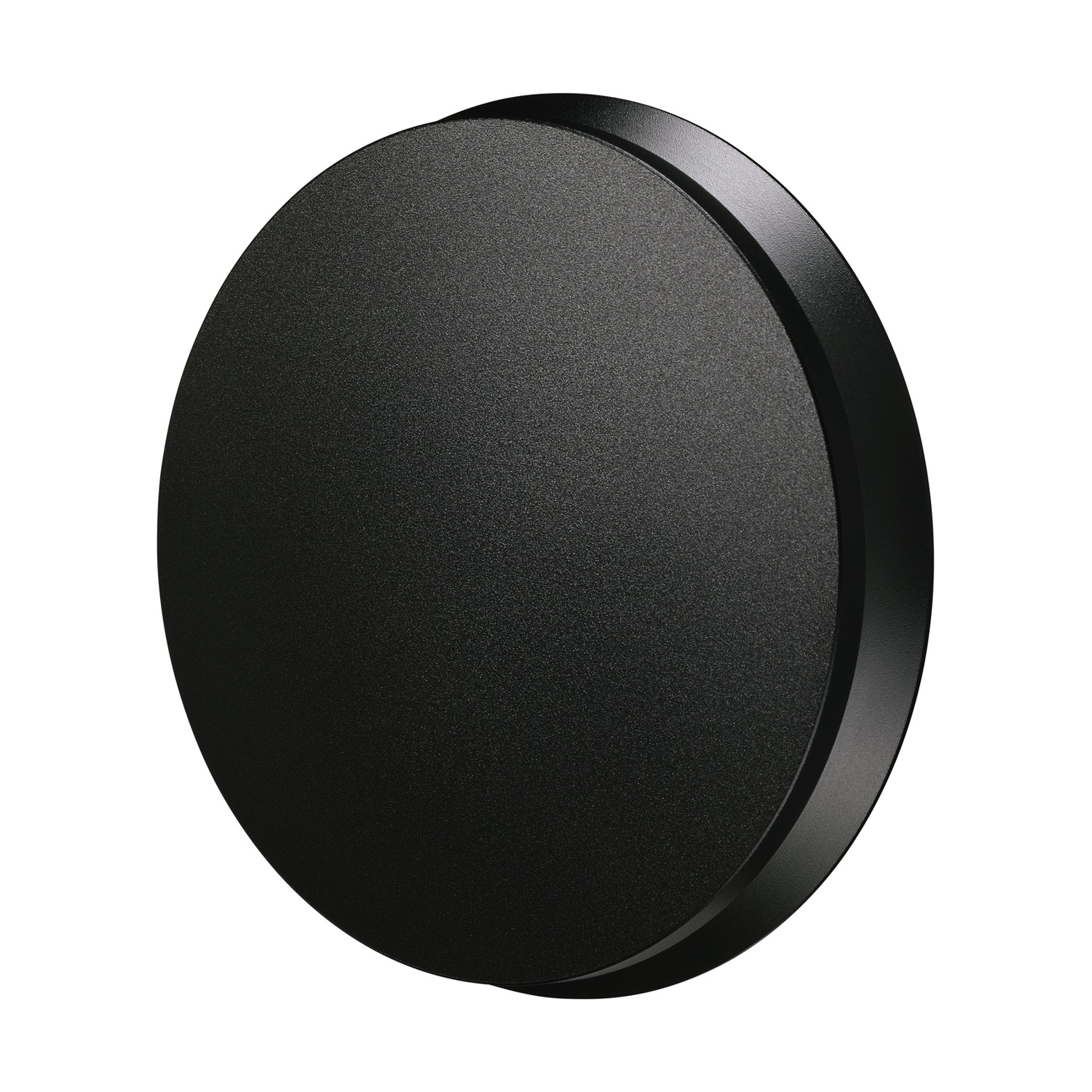 Un disco rotondo nero con finitura opaca e bordo rialzato.