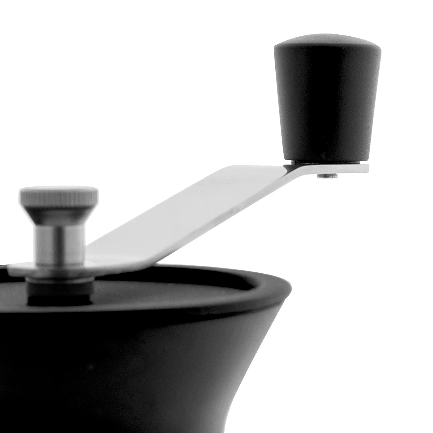 Zbliżenie młynka do kawy z czarną rączką i metalowym ramieniem.