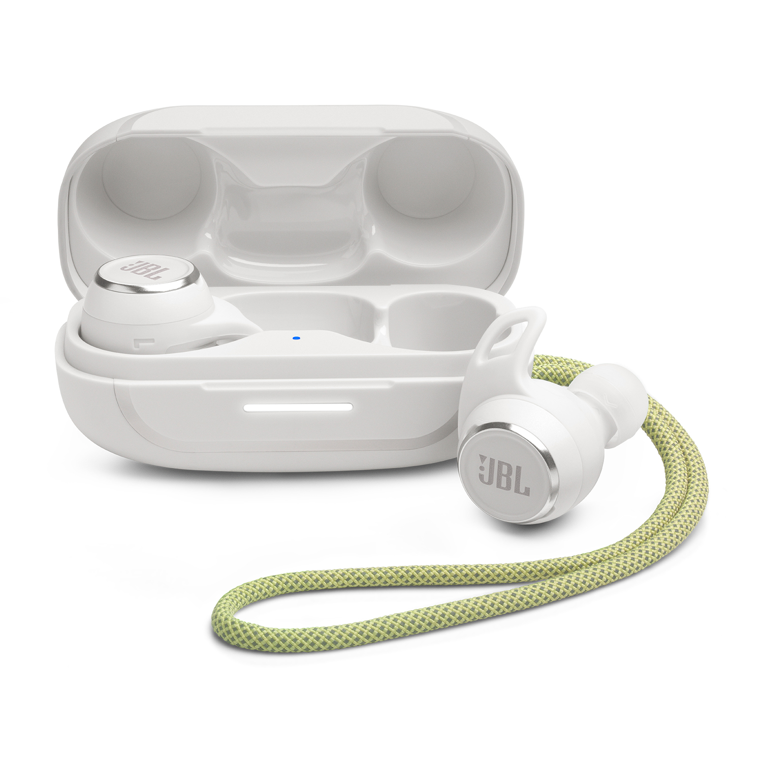 Białe słuchawki JBL z etui ładującym i zielonym sznurkiem.