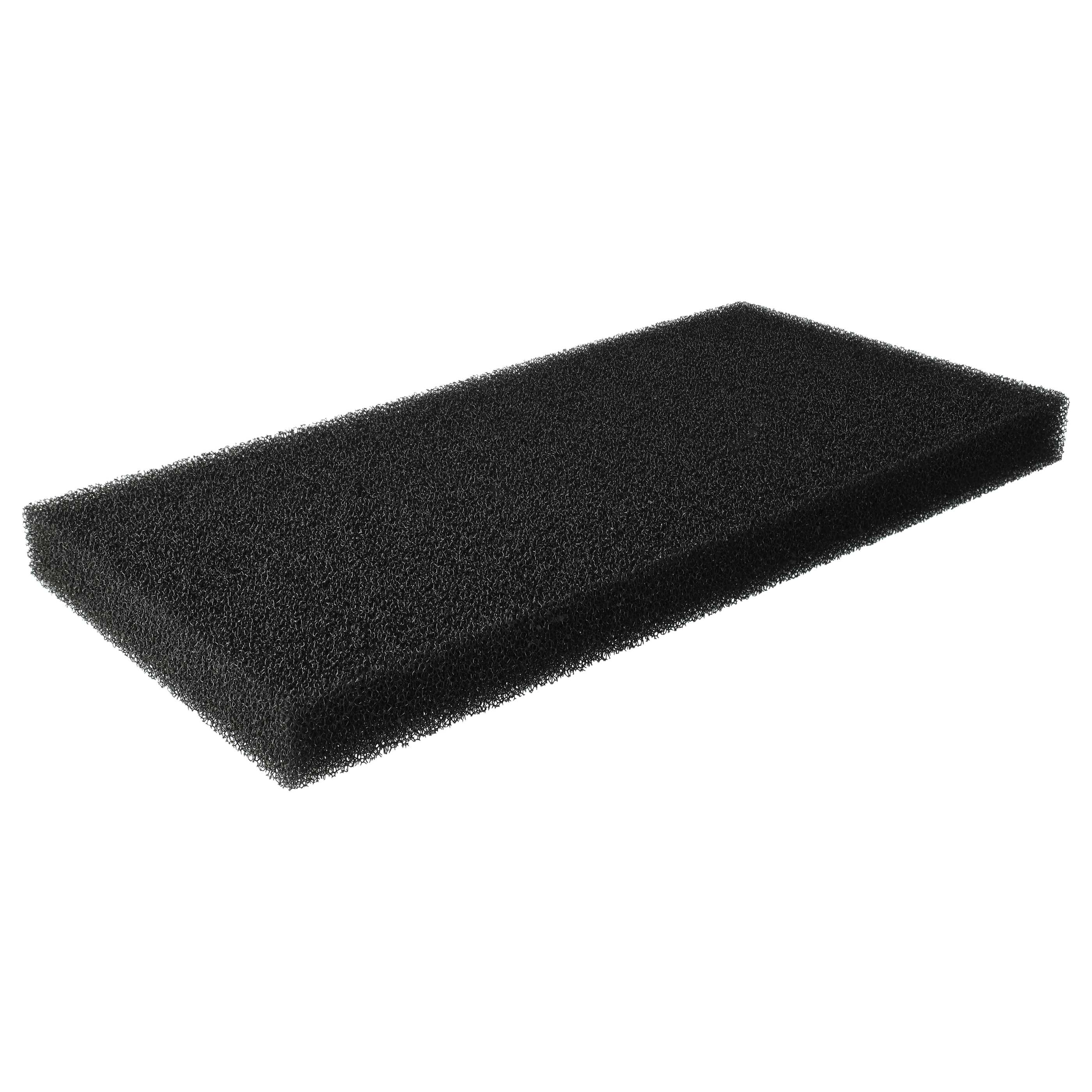 Schwarzer Schaumstofffilter mit rechteckiger Form auf weißem Hintergrund.