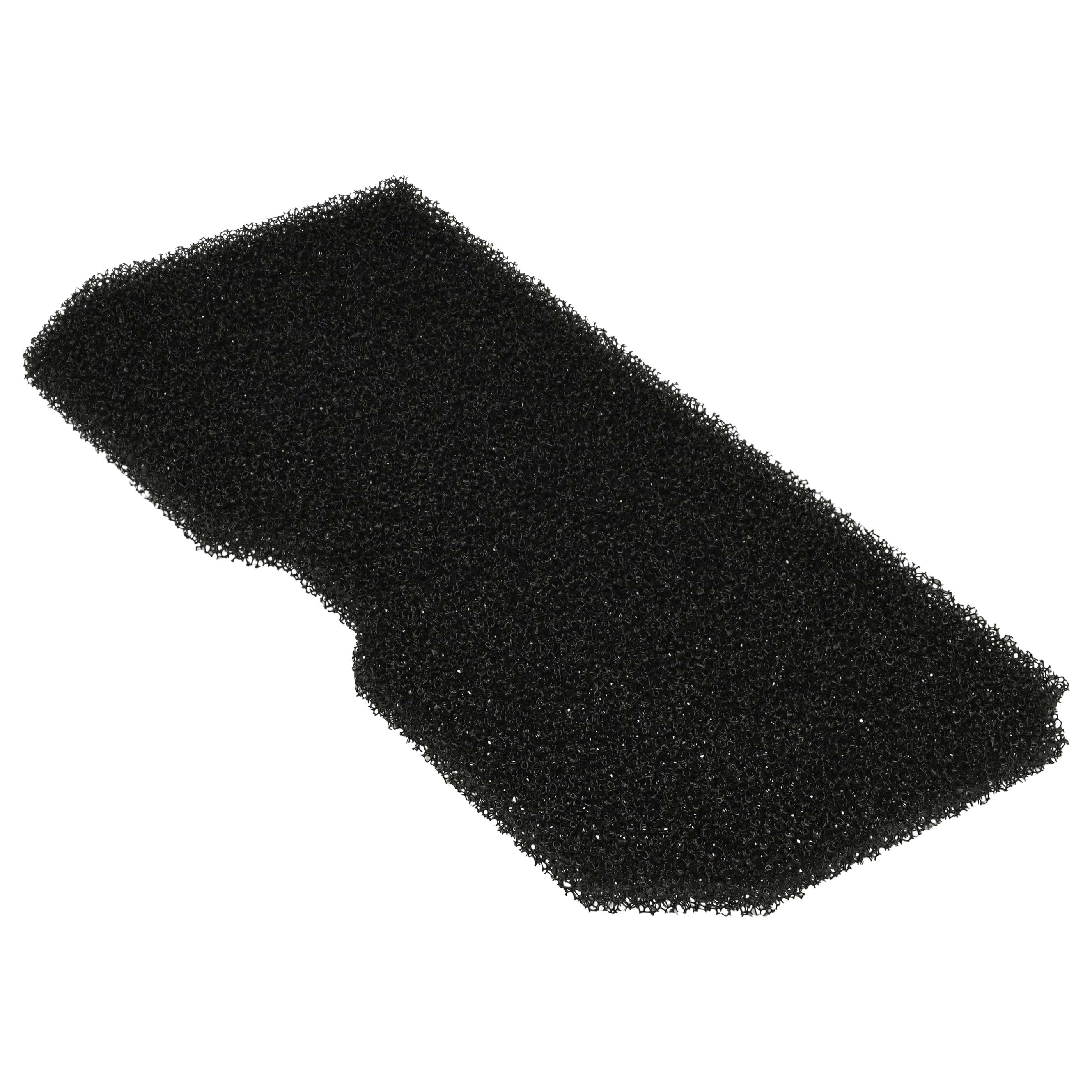 Ein schwarzer Schaumstofffilter mit einer unregelmäßigen Kante liegt auf weißem Hintergrund.