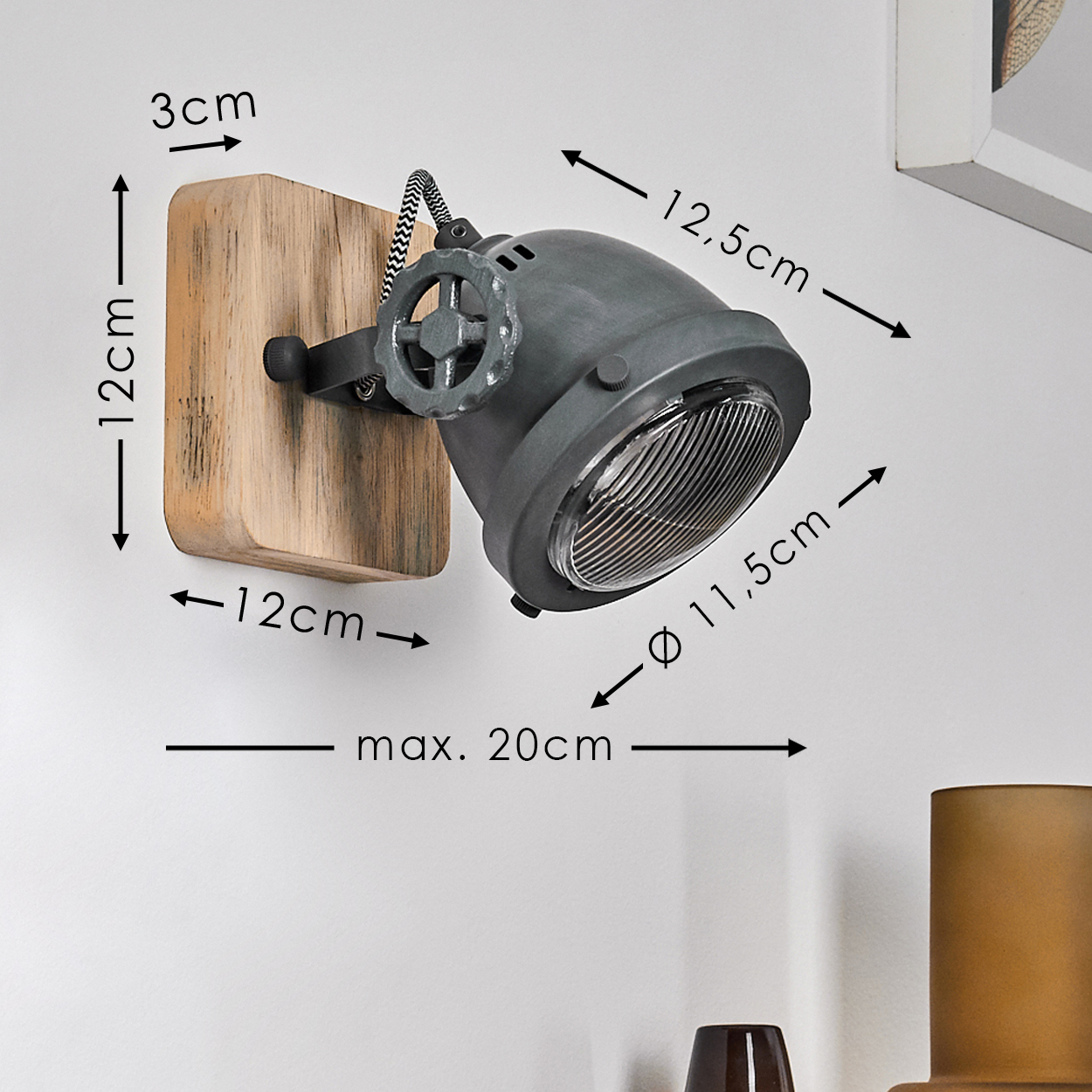 Grauer Wandspot mit Holzsockel, Maße 12x12x3cm, Lampe 12,5cm lang.
