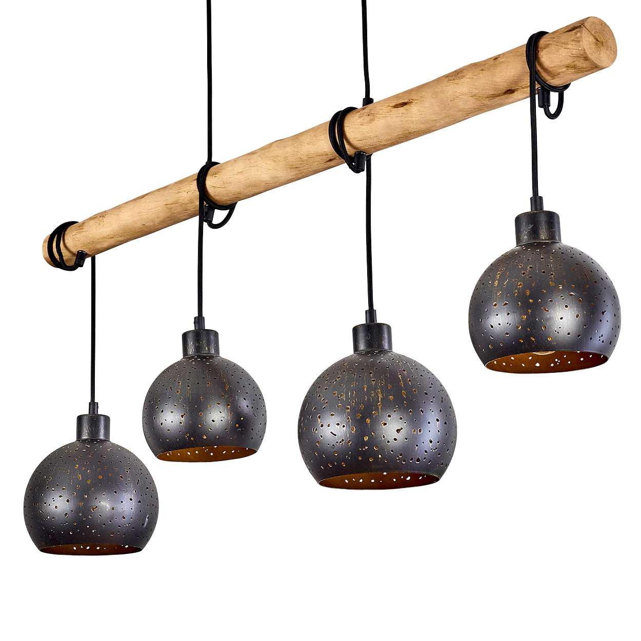 Hängelampe mit Holzstange und vier kugelförmigen Lampenschirmen.