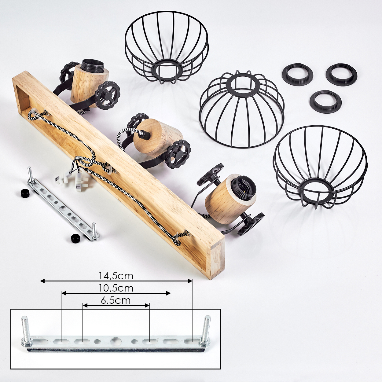 Holzlampen-Set mit Metallkäfigen, Kabeln und Montagezubehör.