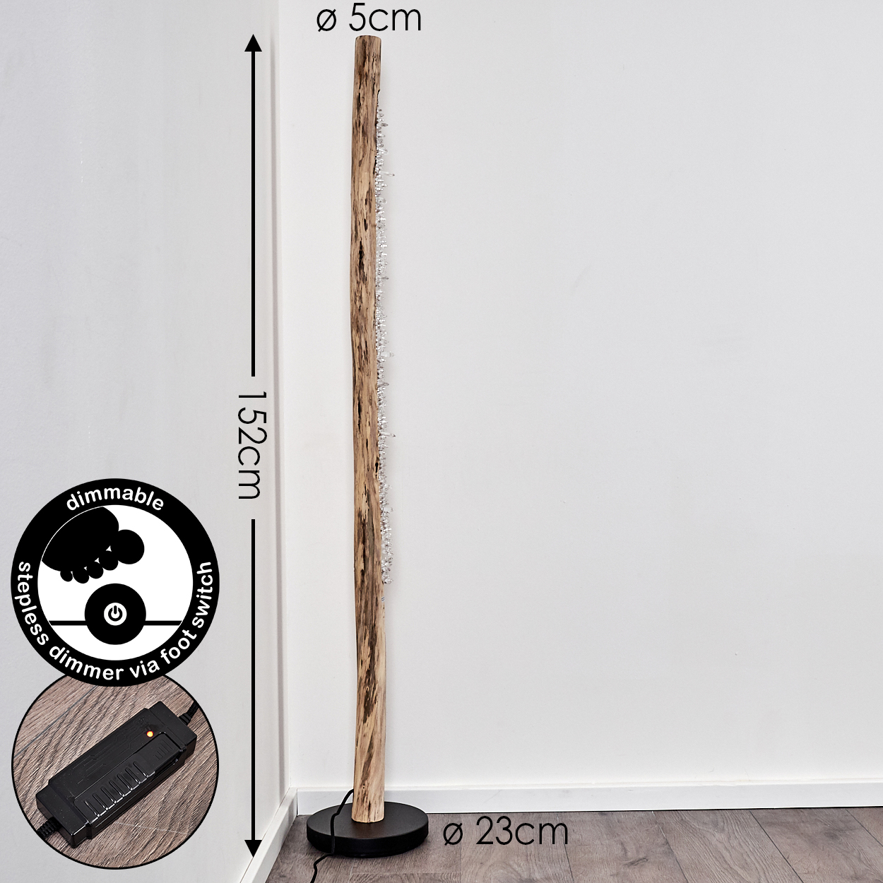 Ein 152cm hoher, dimmbarer Baumstamm-Stehleuchte mit LED-Lichtern.