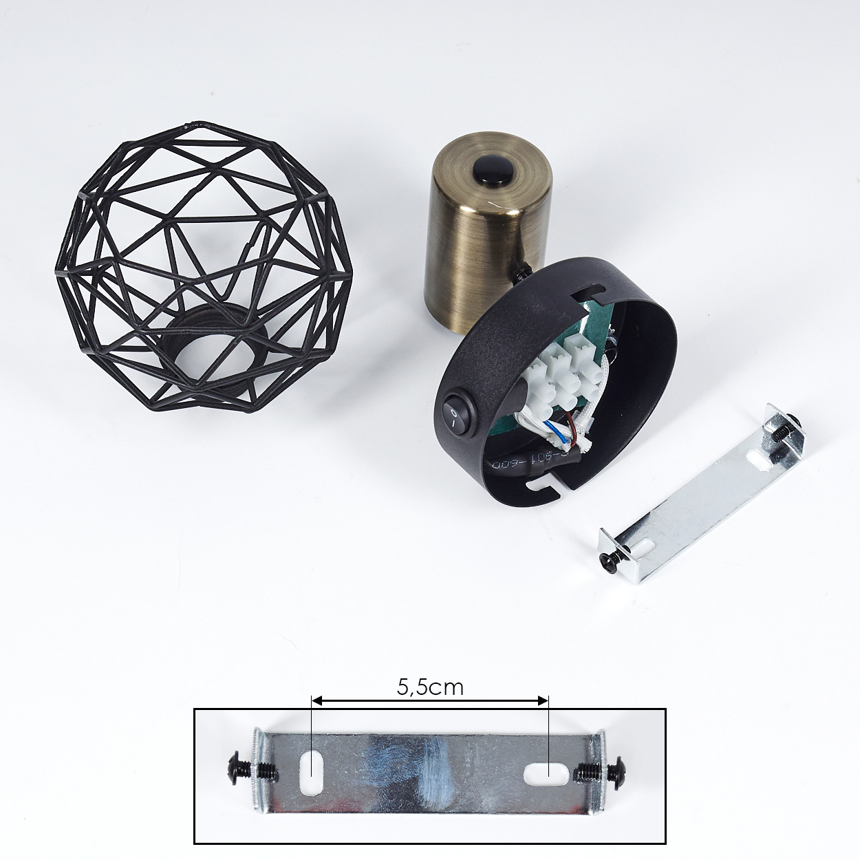 Ein schwarzer Lampenschirmkäfig, ein Messingzylinder, eine schwarze Basis mit Schalter und ein Metallhalter.