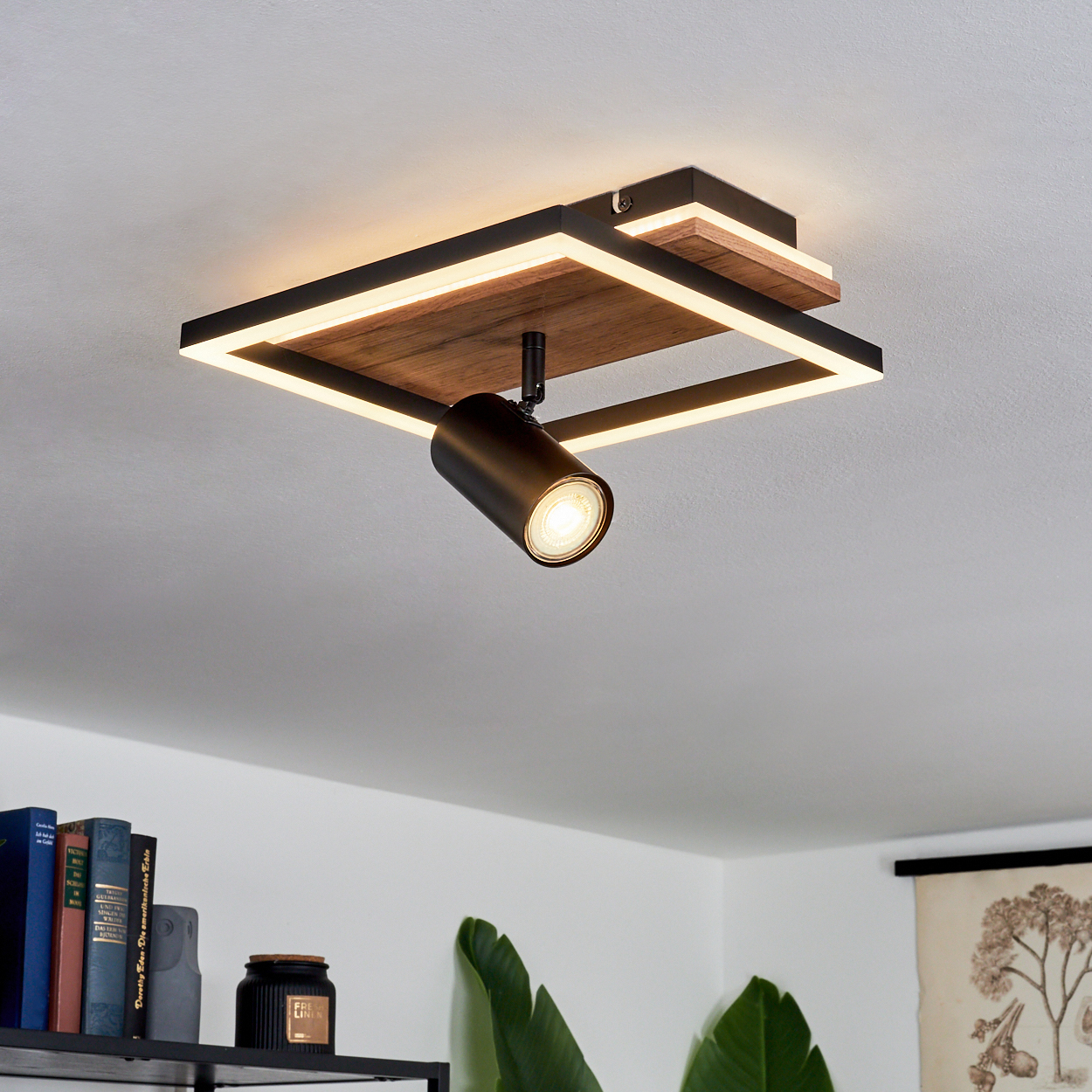 Moderne Deckenleuchte mit Holz und Metall, mit einem verstellbaren Spot.