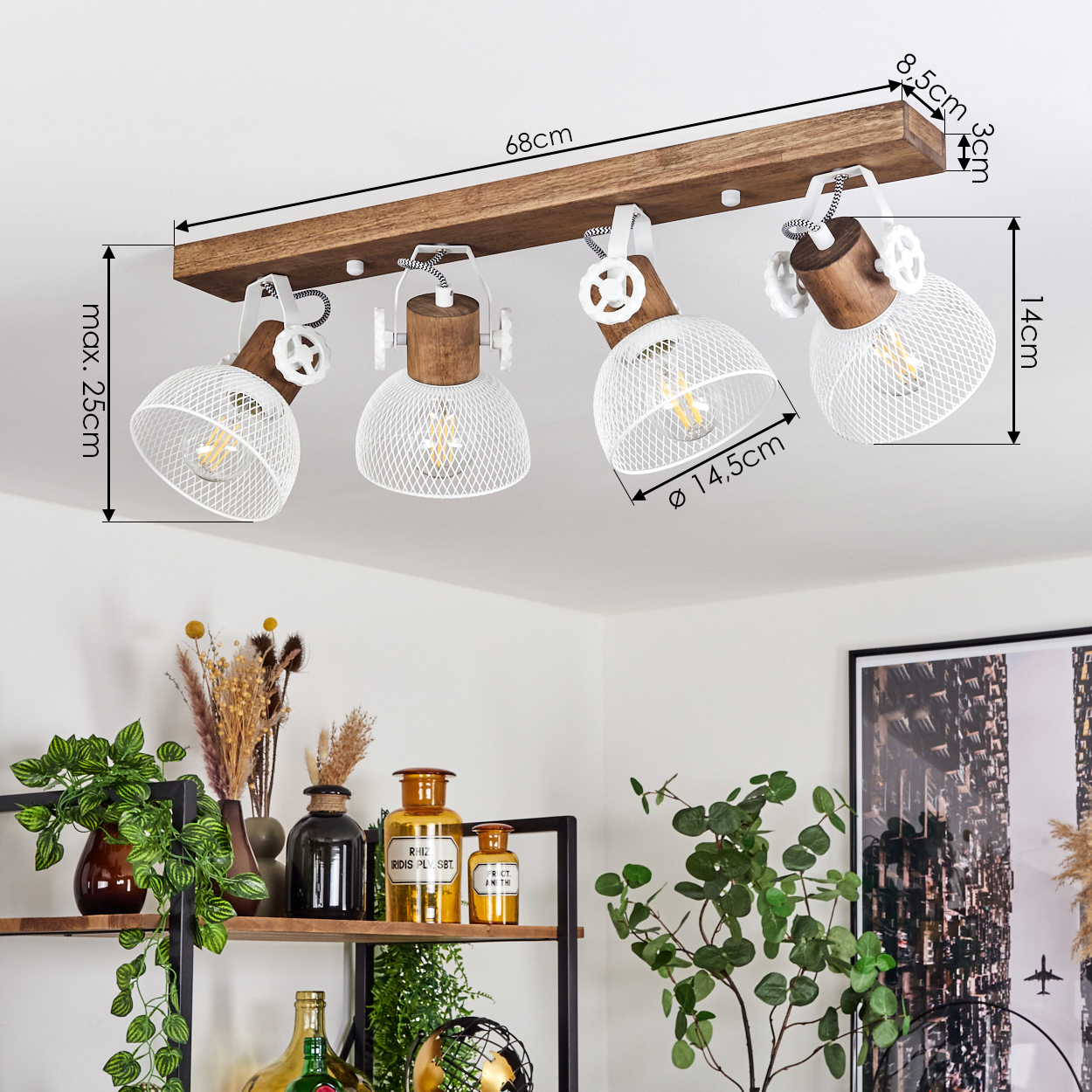 Holzbalken-Deckenleuchte mit vier weißen Metallschirm-Spots, Maße sind angegeben.
