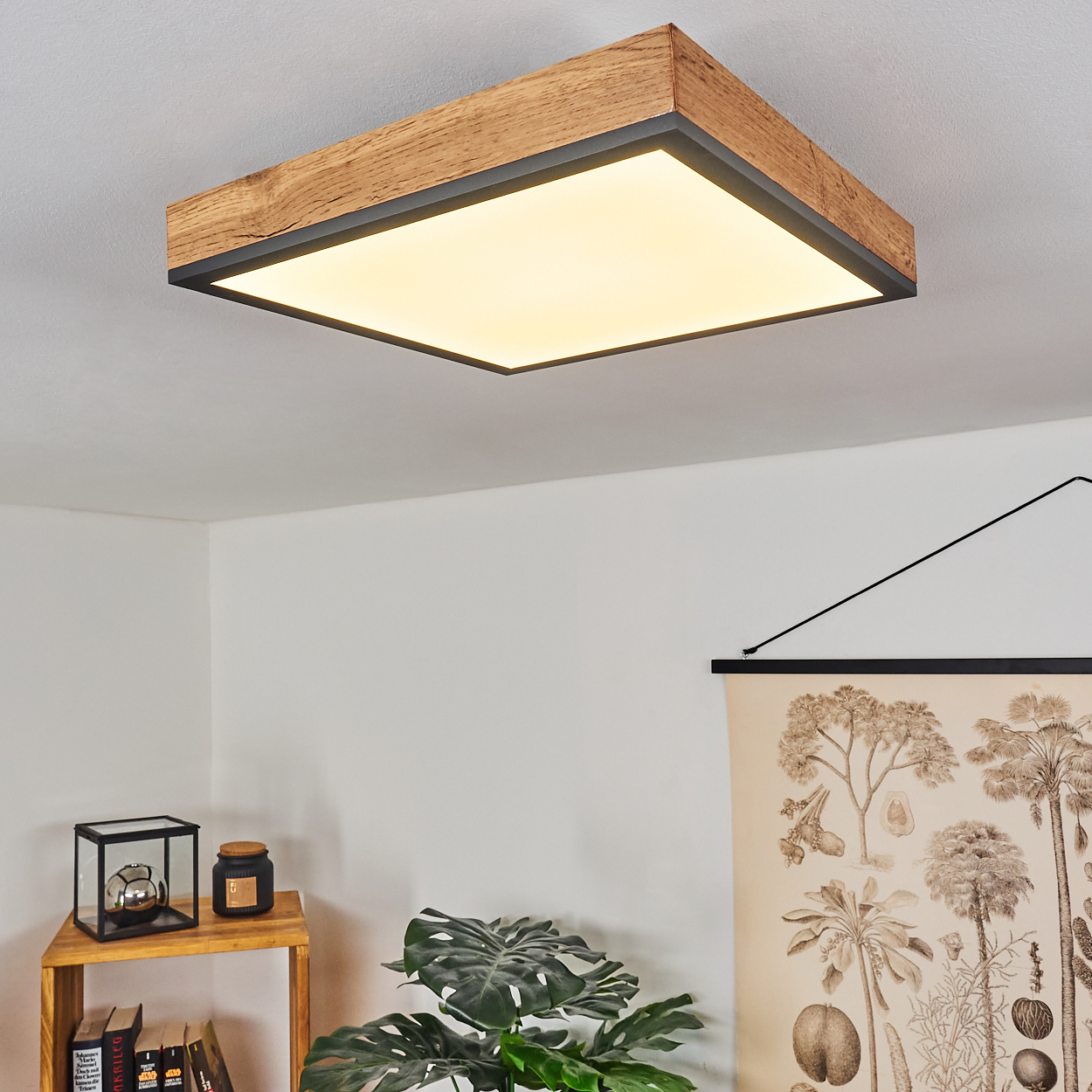 Eine rechteckige Deckenleuchte mit Holzrahmen und integriertem Licht.