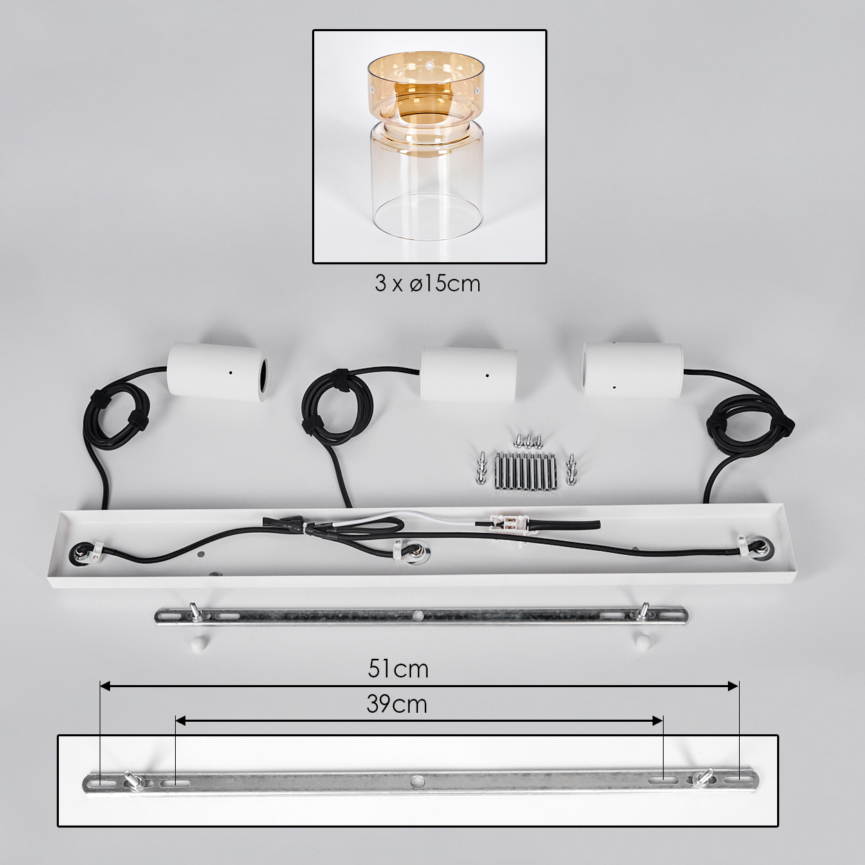 Lampenkomponenten: drei weiße Leuchten, Kabel, Schrauben, Befestigungsschiene, Maße 51/39cm.