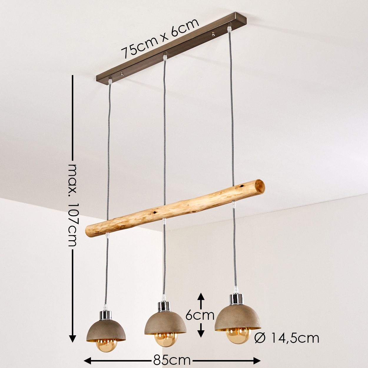 Hängeleuchte mit drei Lampenschirmen aus Beton und Holzstange.