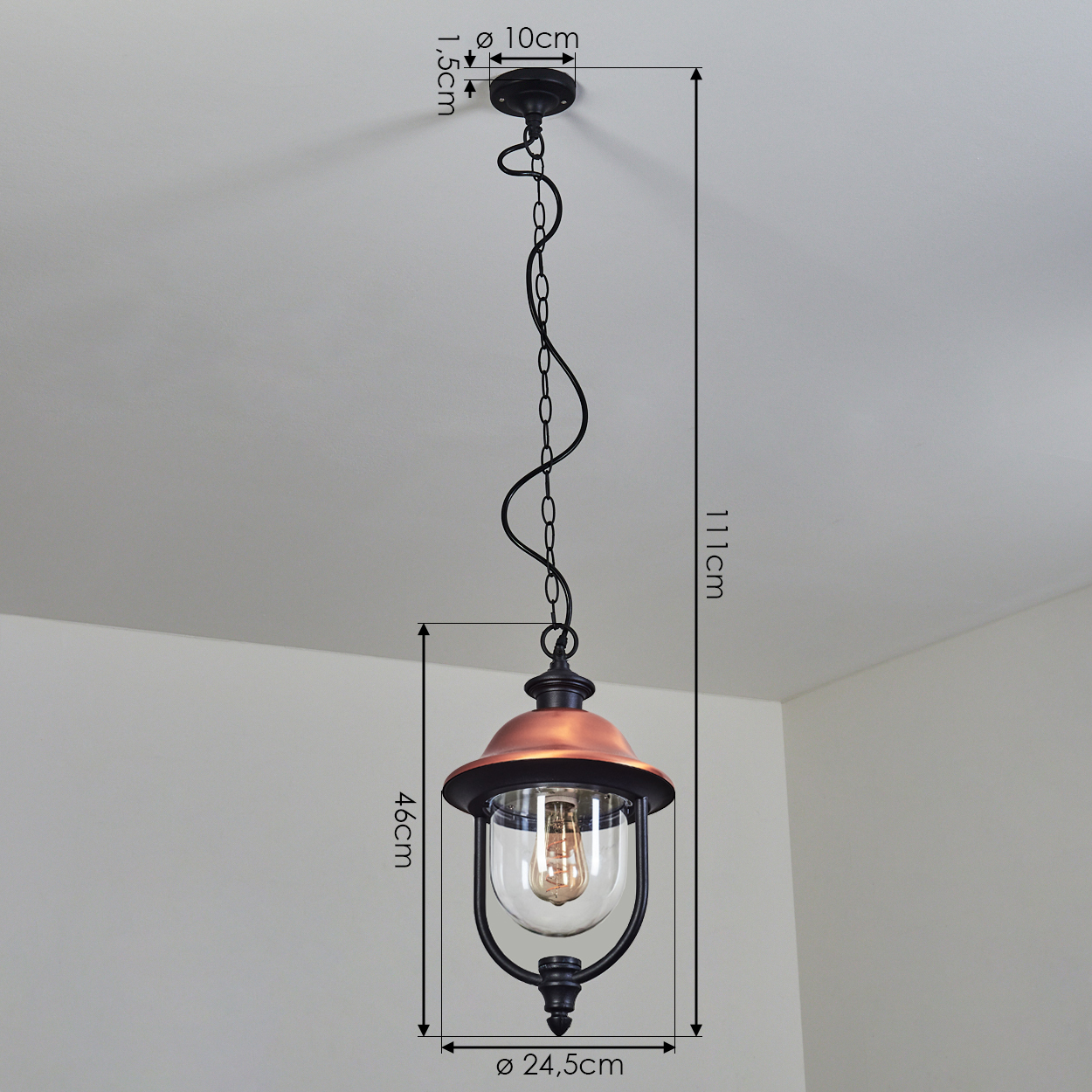 Hängeleuchte mit kupferfarbenem Schirm, Glas und schwarzer Kette.