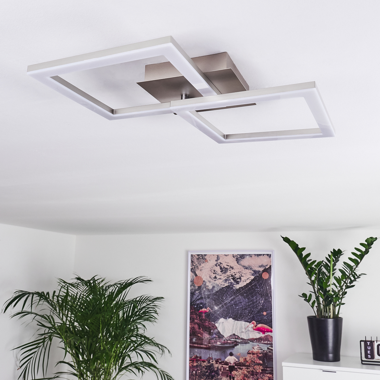 Moderne Deckenleuchte mit zwei quadratischen Rahmen und integriertem LED-Licht.