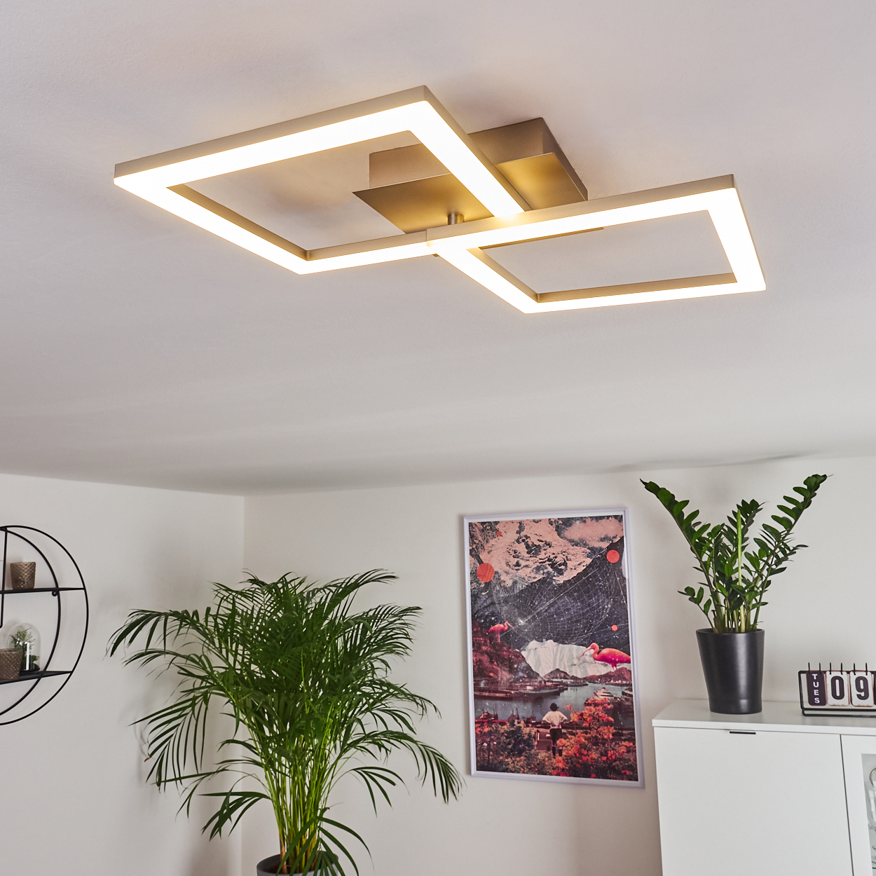 Moderne Deckenleuchte mit zwei quadratischen Rahmen und LED-Beleuchtung.