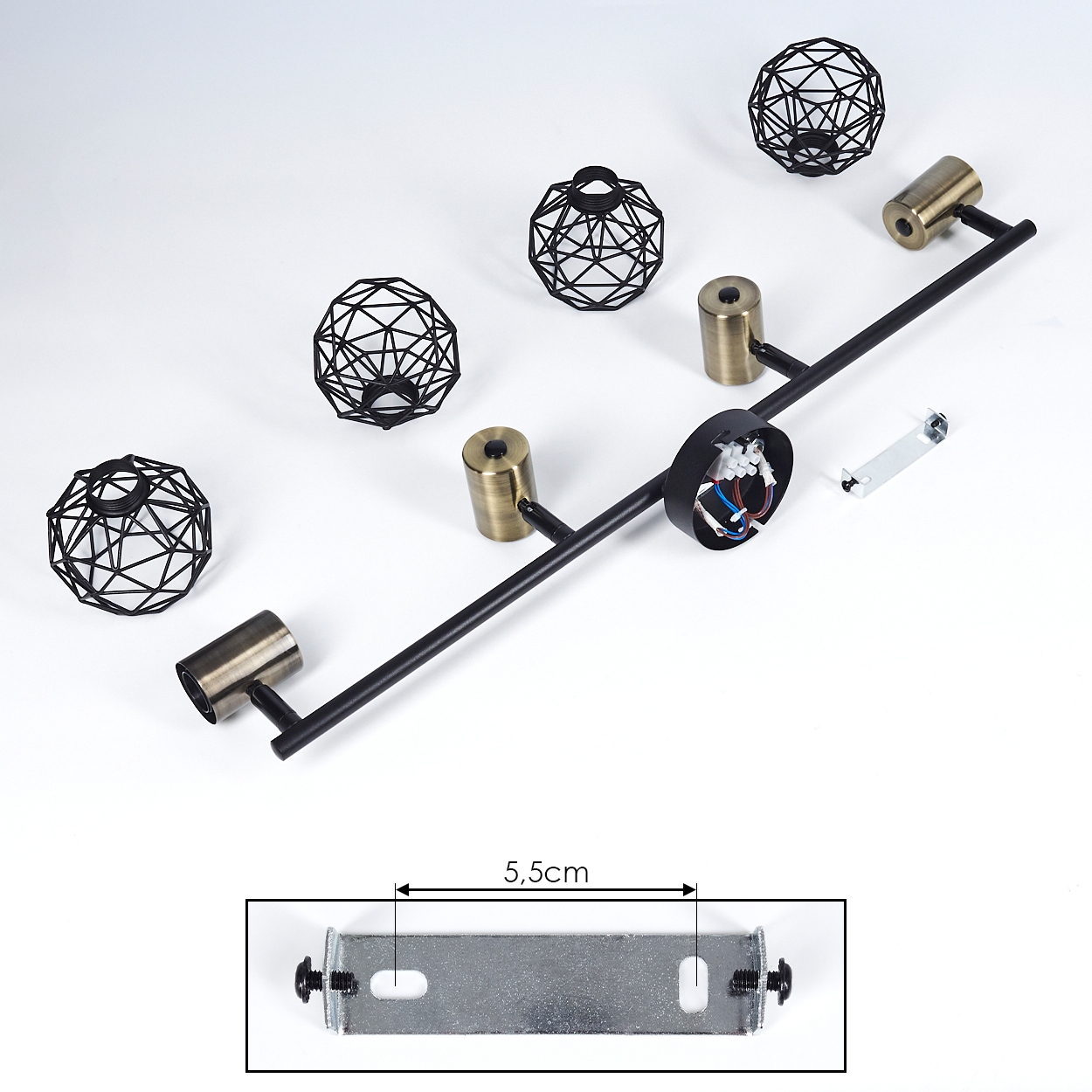 Schwarz-goldene Lampe mit vier Käfigschirmen und Montagezubehör.