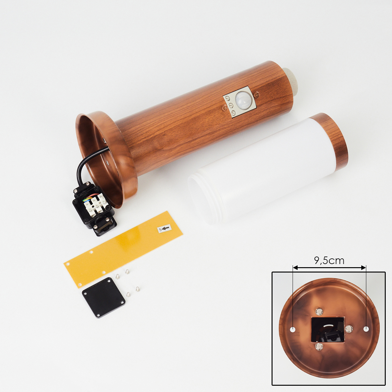 Holzlampe mit weißem Diffusor, Kabel, Schalter und Befestigungsteilen.