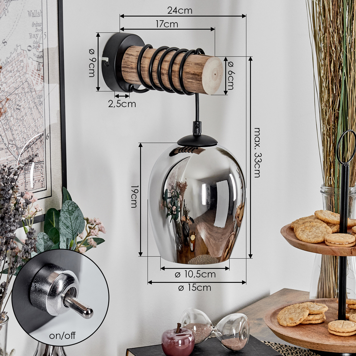 Wandleuchte mit Holz und Metall, Spiegelkugel-Lampenschirm, Maße sind angegeben.
