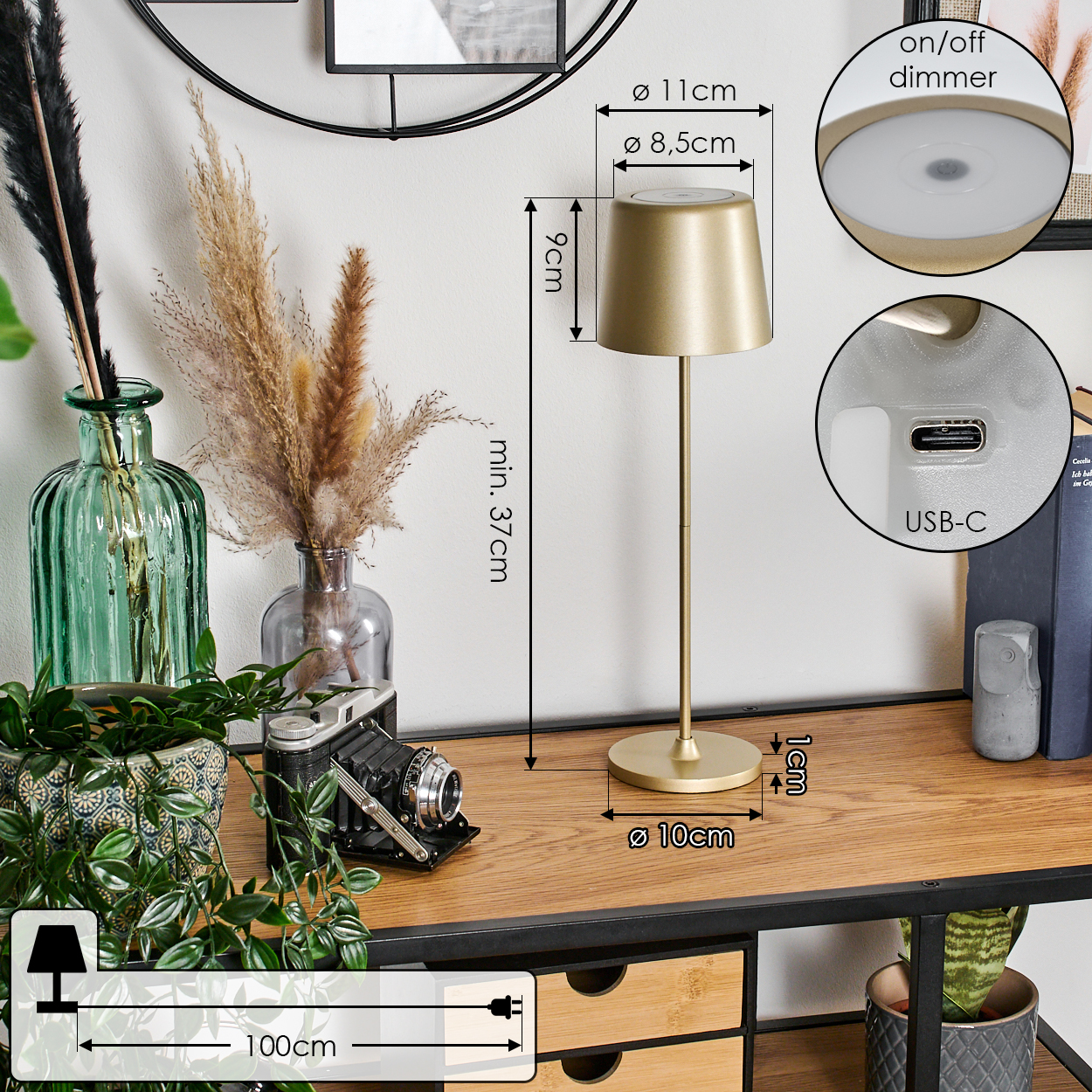 Goldene Tischlampe mit USB-C-Anschluss, Maße sind angegeben.