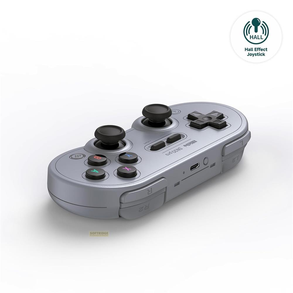 Controller di gioco grigio con due joystick, pulsanti e D-pad. Effetto Hall.