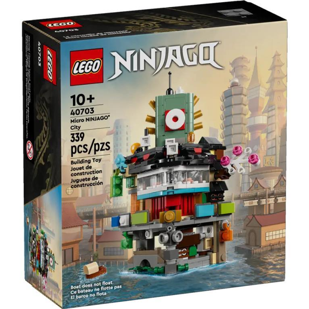 Set di costruzione LEGO Ninjago Micro City sull'acqua con edifici sullo sfondo.