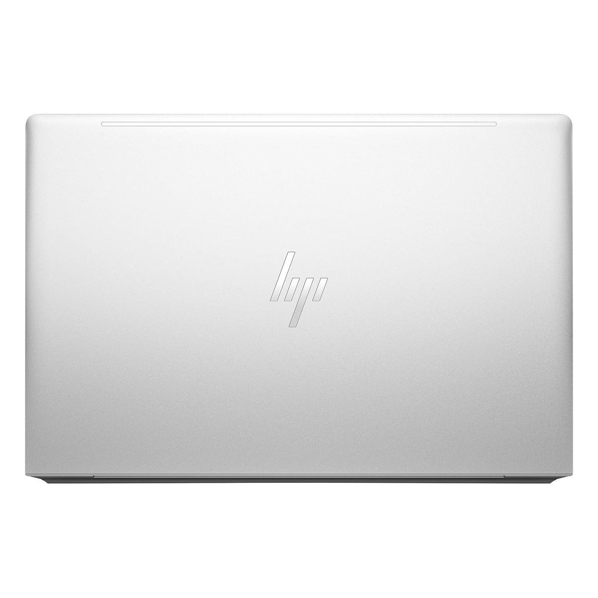 Zamknięty, srebrny laptop z logo HP pośrodku.