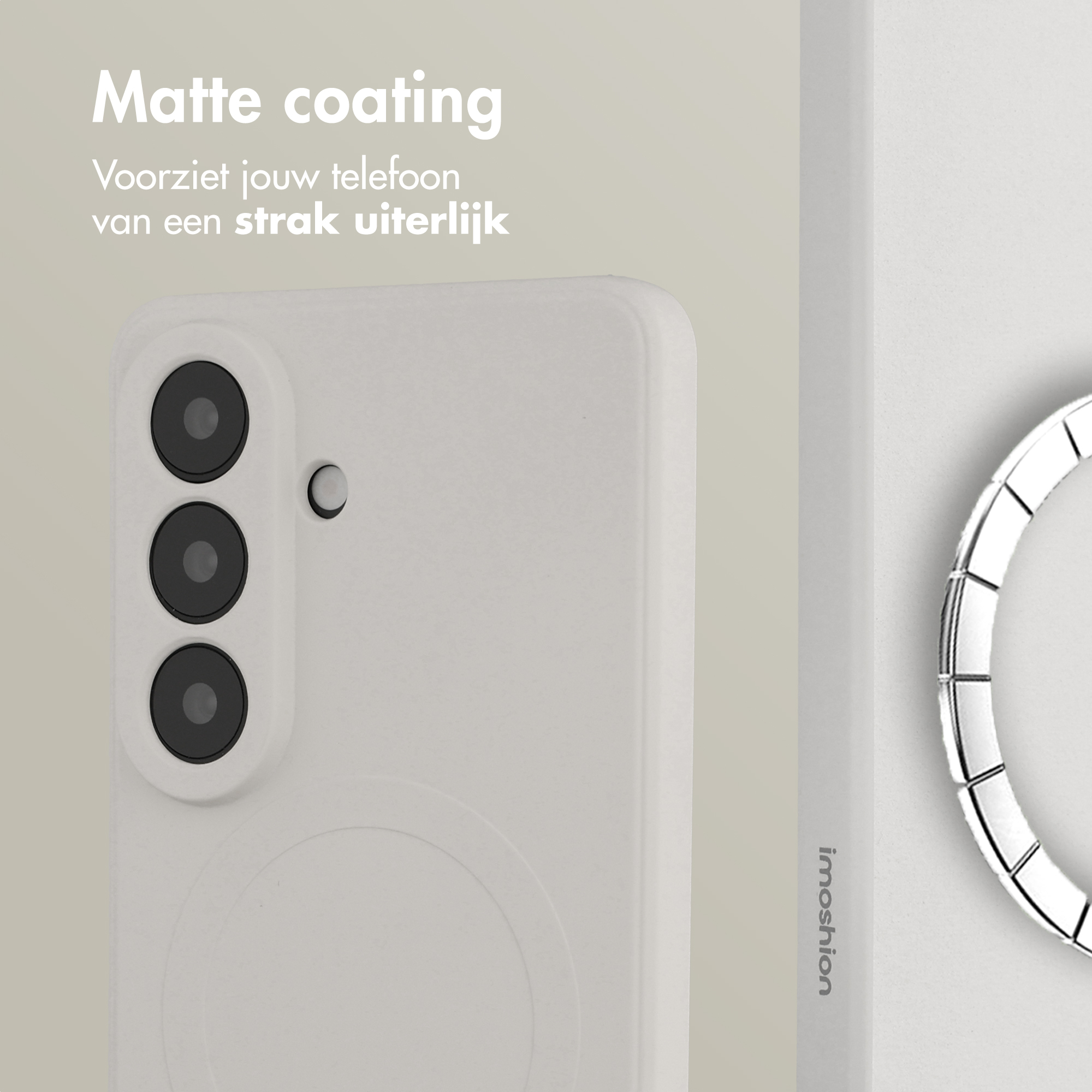 Grijze telefoonhoes met drie camera's en een ring.