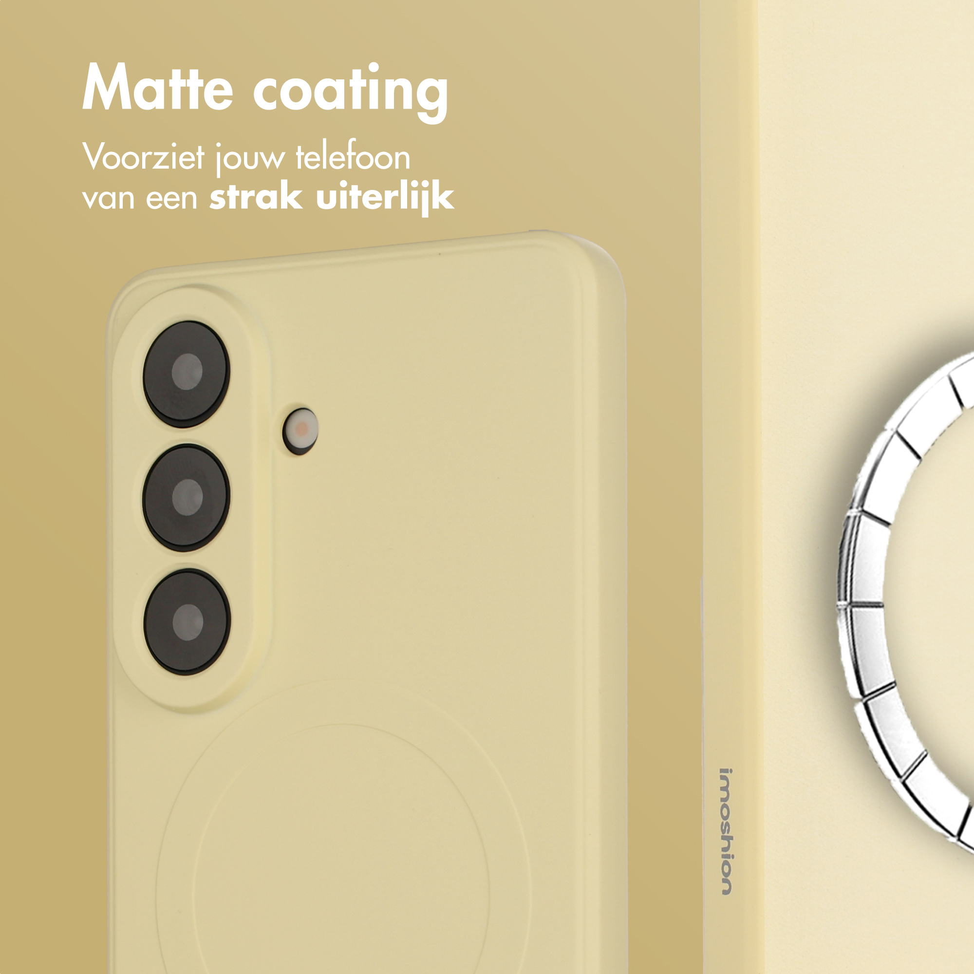 Une coque de téléphone jaune avec trois caméras et un anneau argenté.