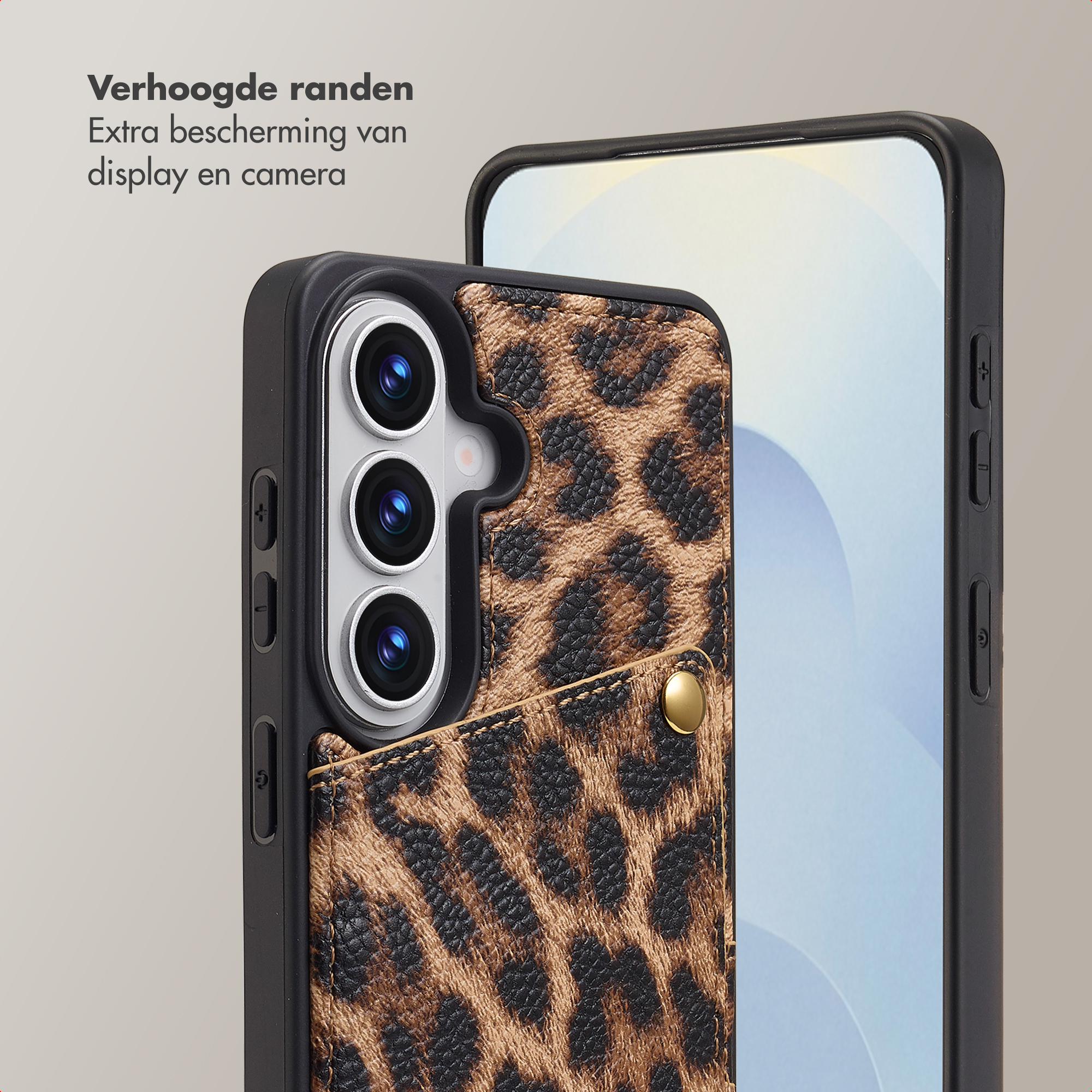 Telefoonhoesje met luipaardprint, verhoogde randen en camerabescherming.