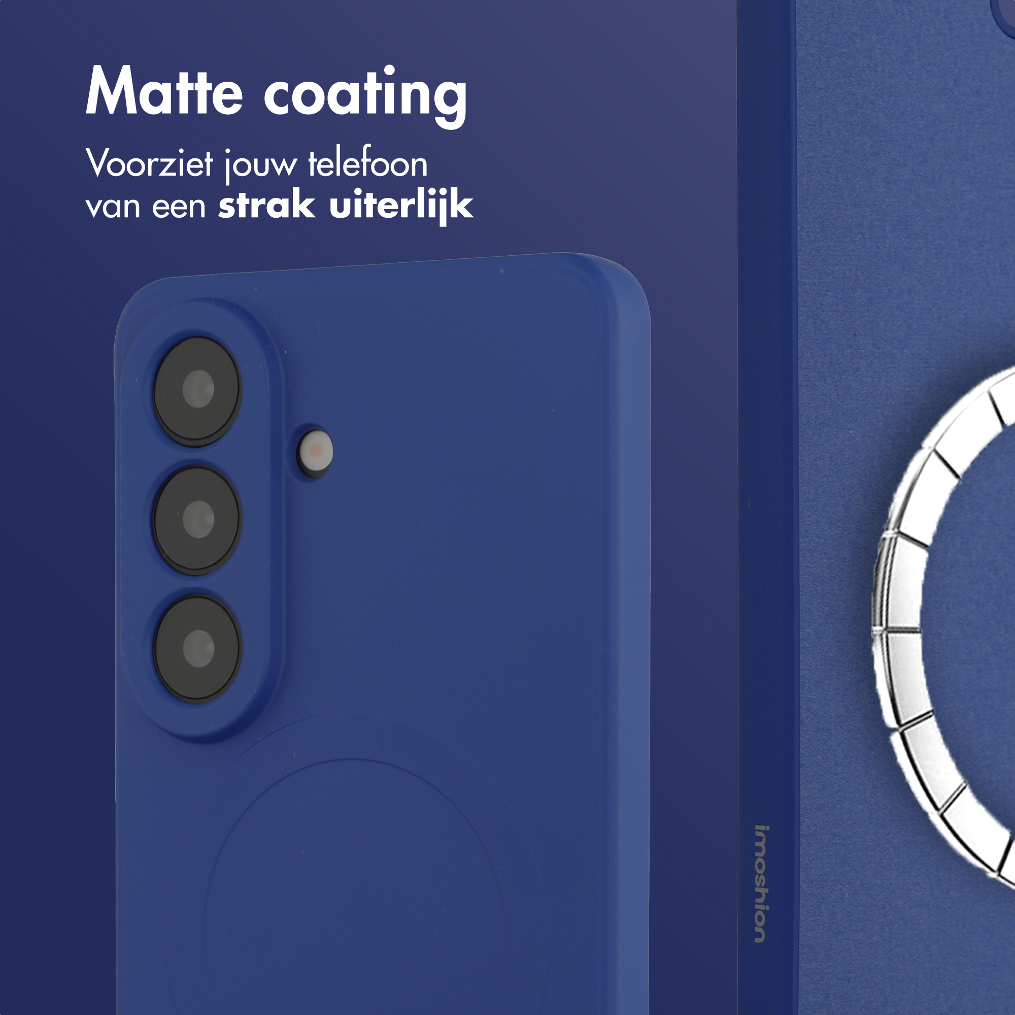 Coque de téléphone bleue avec trois caméras et un anneau argenté.