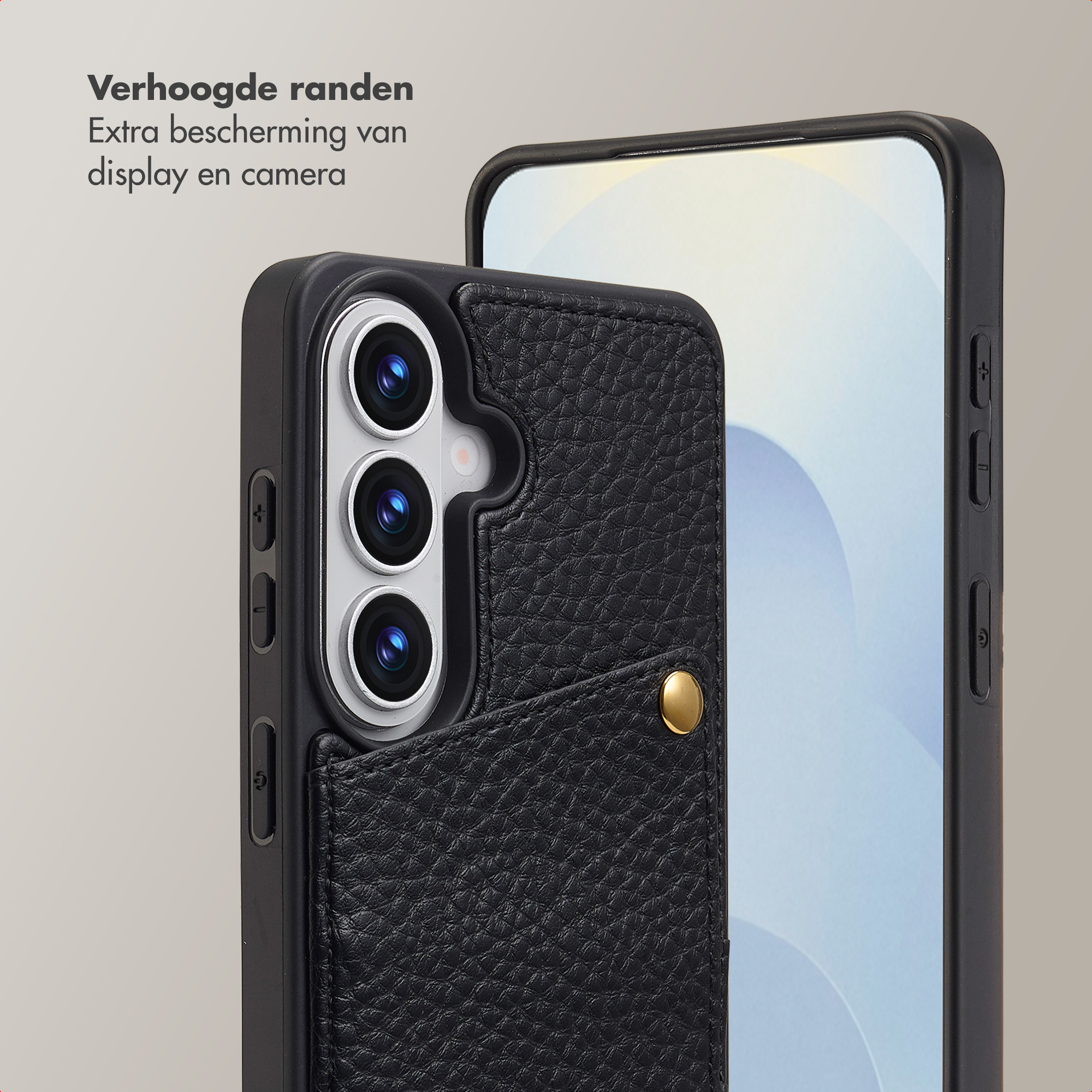 Zwarte leren telefoonhoes met verhoogde randen voor camera en display.