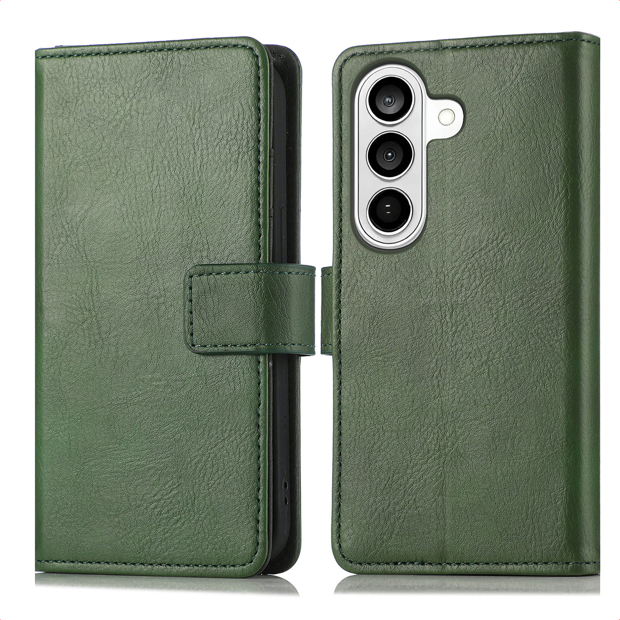 Groene leren telefoonhoes met drie cameralenzen.