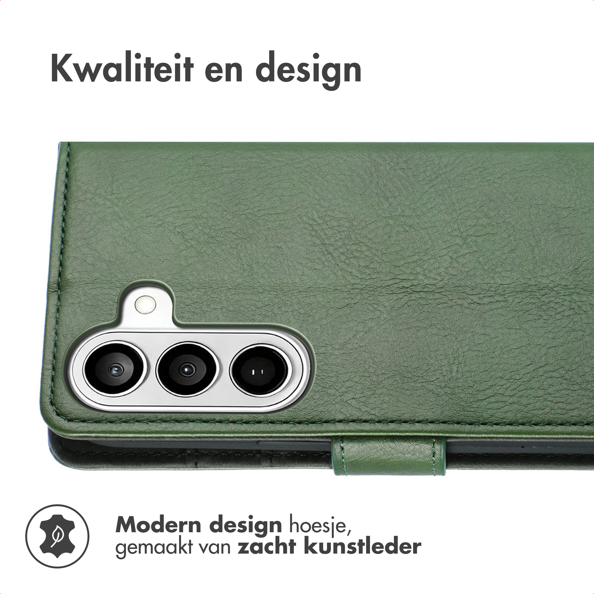 Groene kunstleren telefoonhoes met camera-uitsparing en embleem.