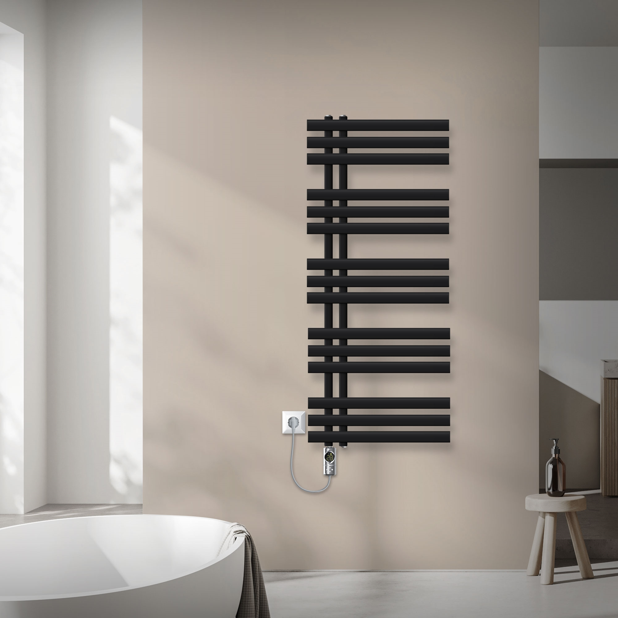 Schwarzer Handtuchwärmer mit Thermostat an einer Wand über einer Badewanne.