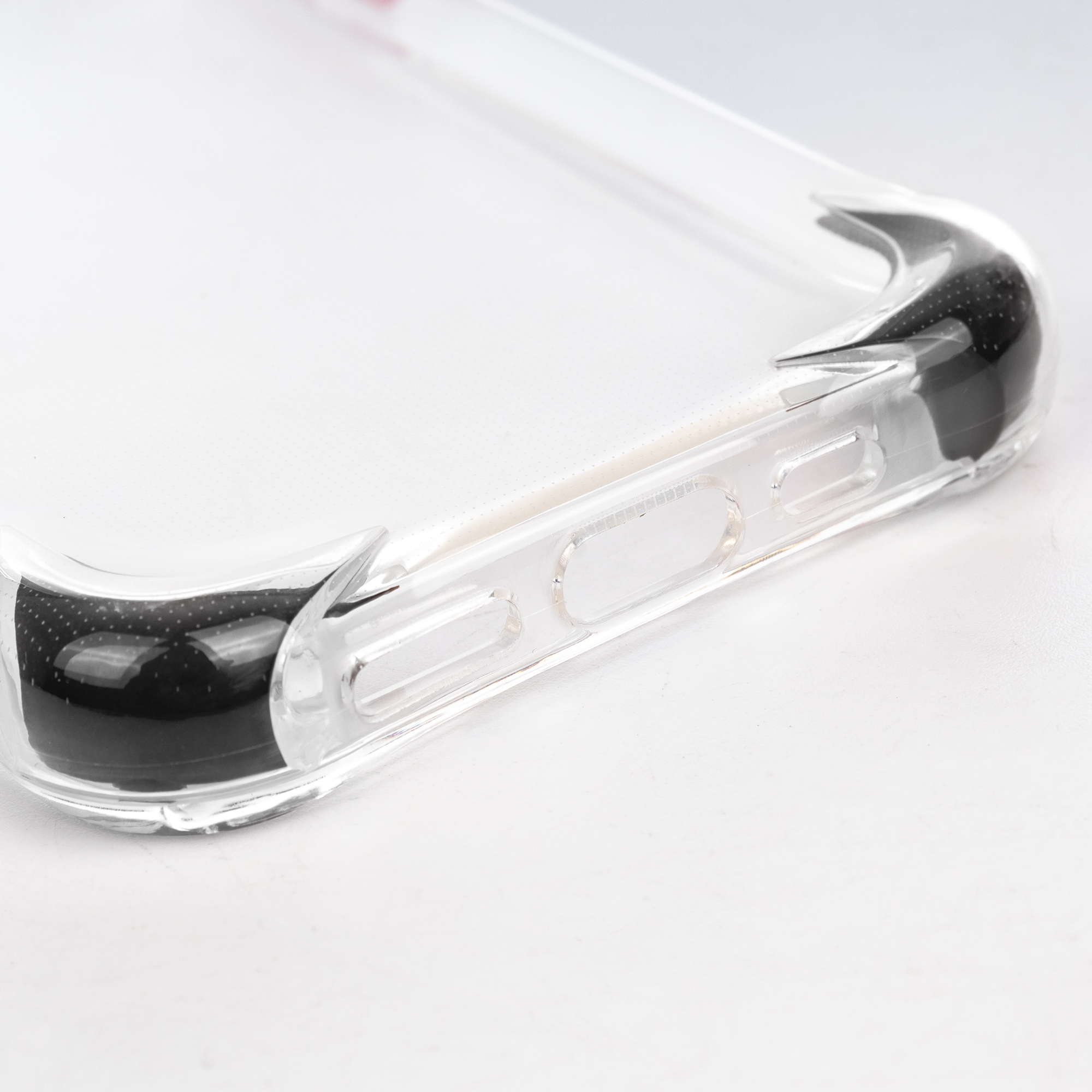 Custodia trasparente con accenti e pulsanti neri.