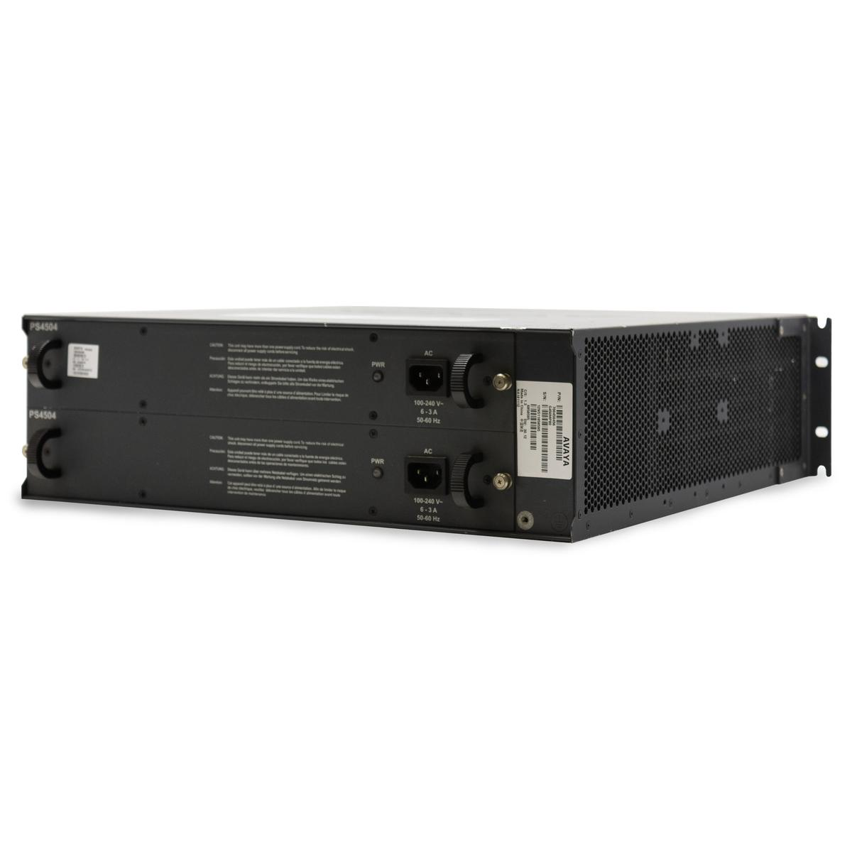 Due alimentatori AVAYA PS4504 neri con griglie di ventilazione ed etichette.